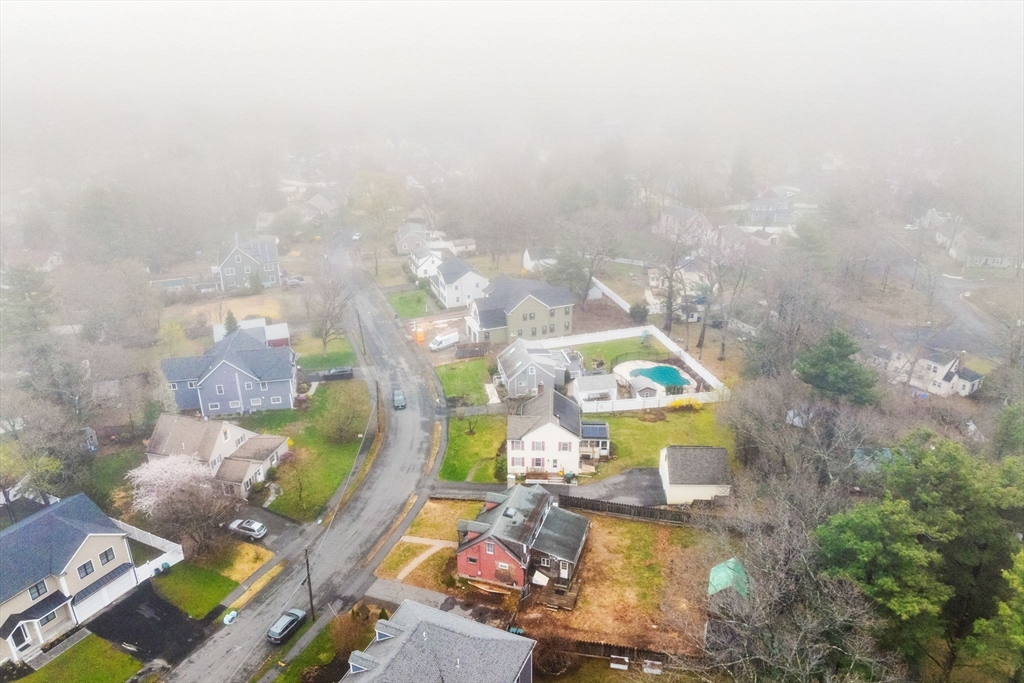 32 Longfellow Rd