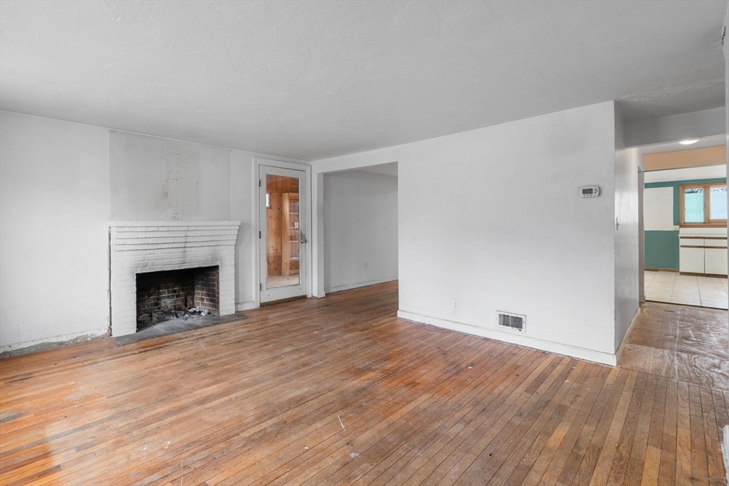 32 Longfellow Rd