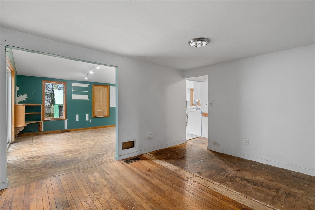 32 Longfellow Rd