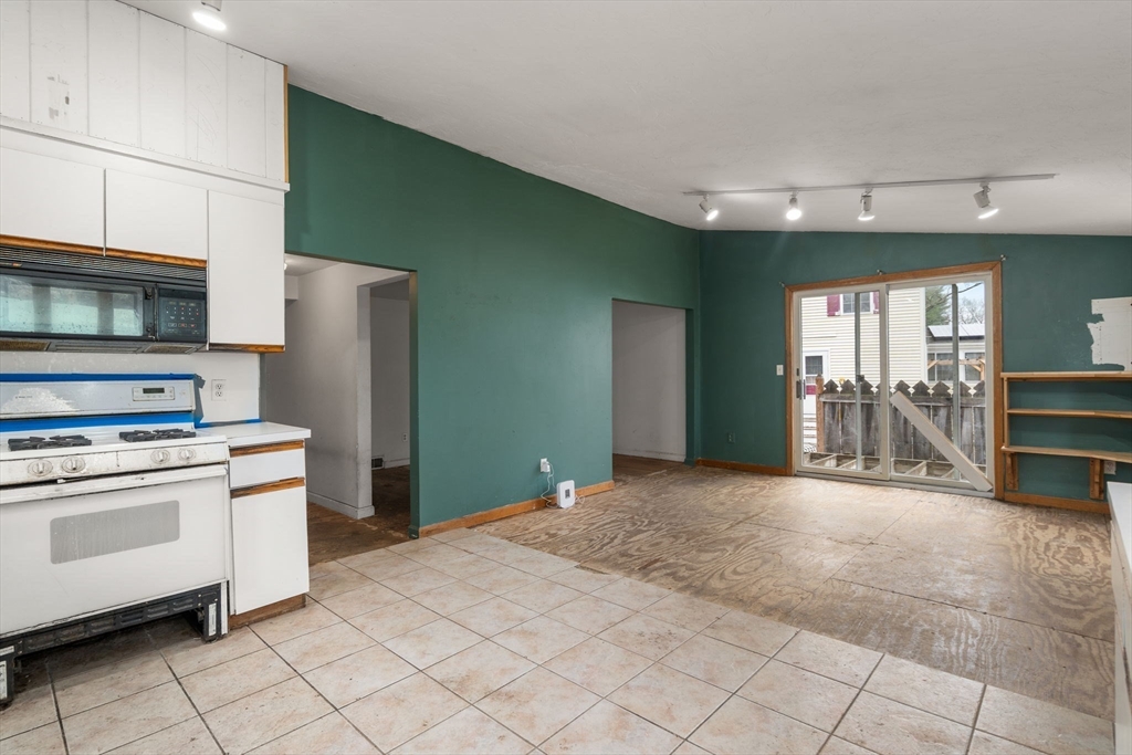 32 Longfellow Rd