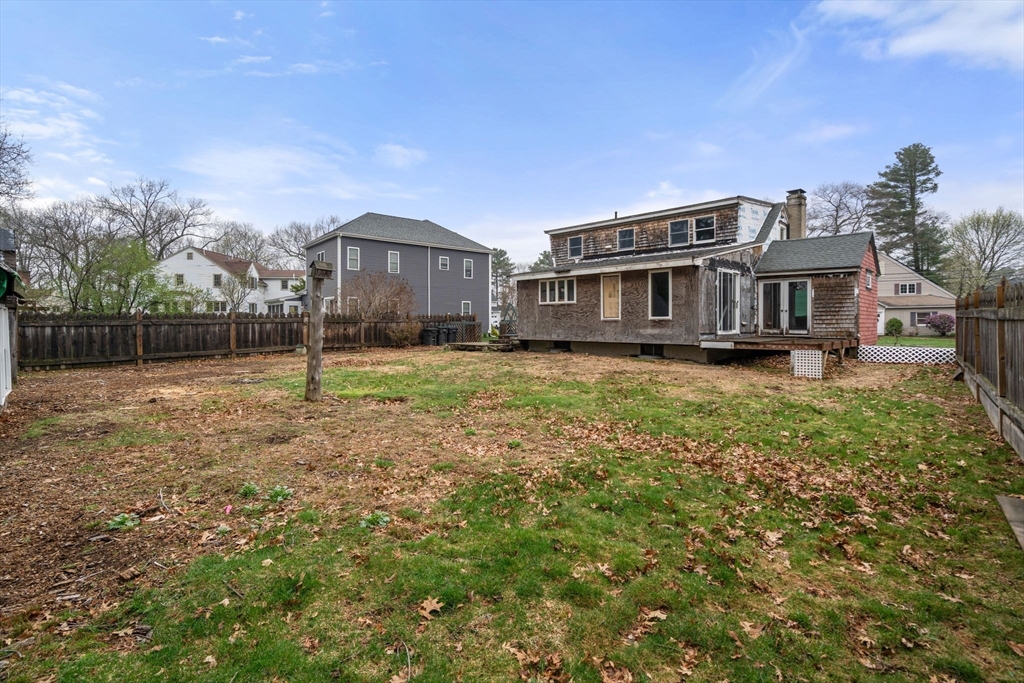 32 Longfellow Rd