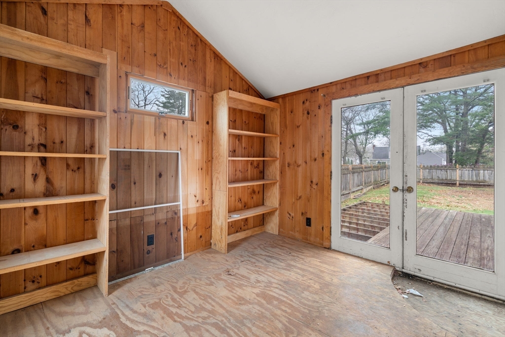 32 Longfellow Rd