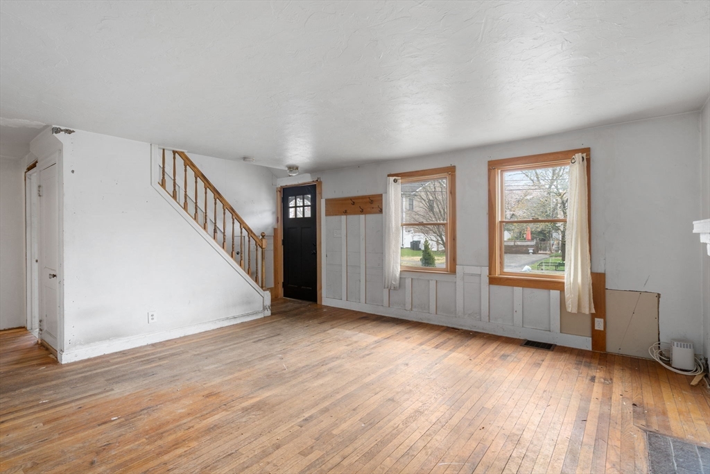 32 Longfellow Rd