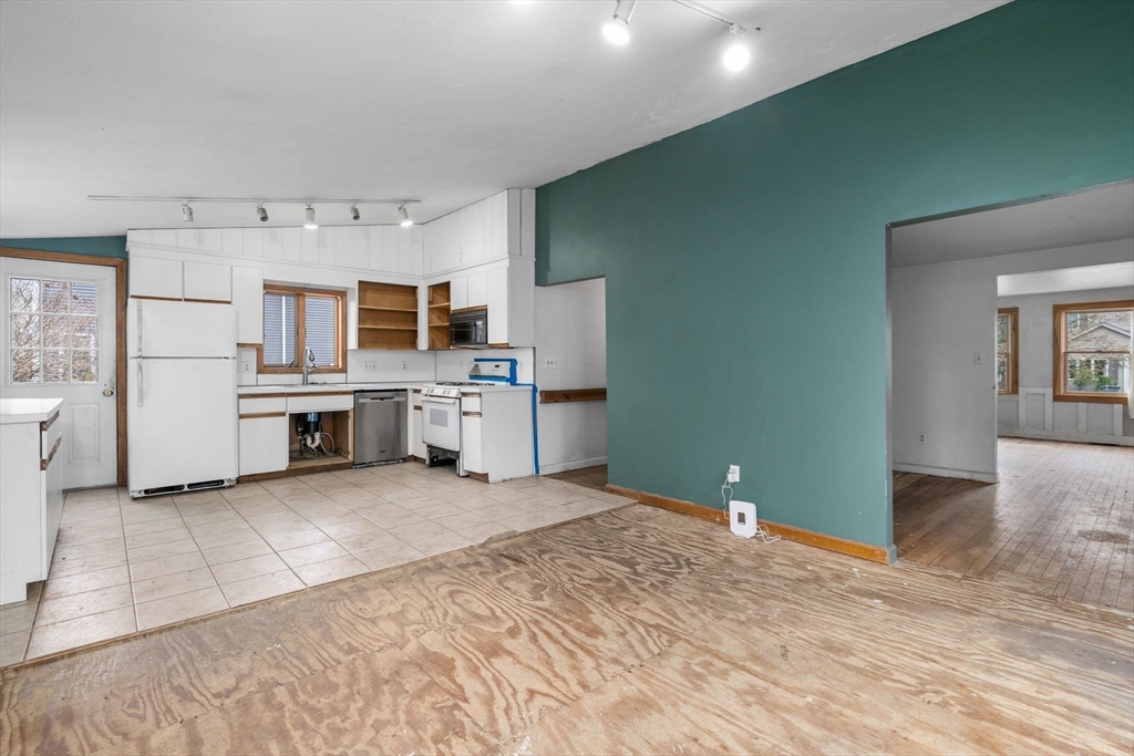 32 Longfellow Rd