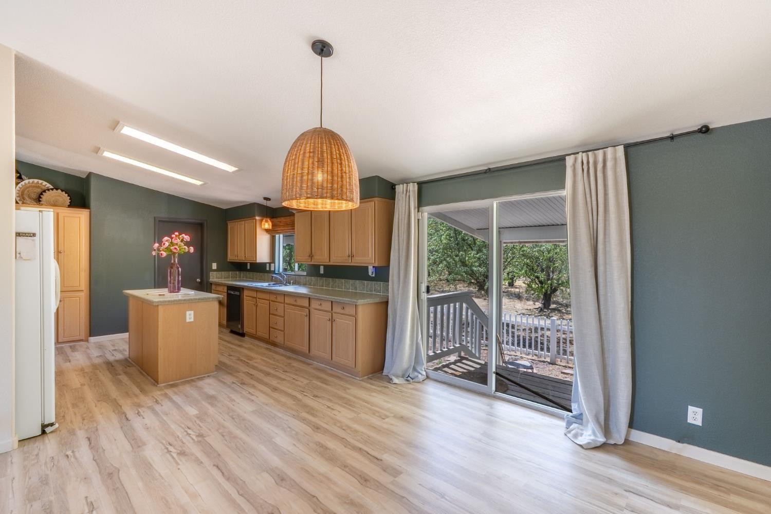 1112 LADD Road