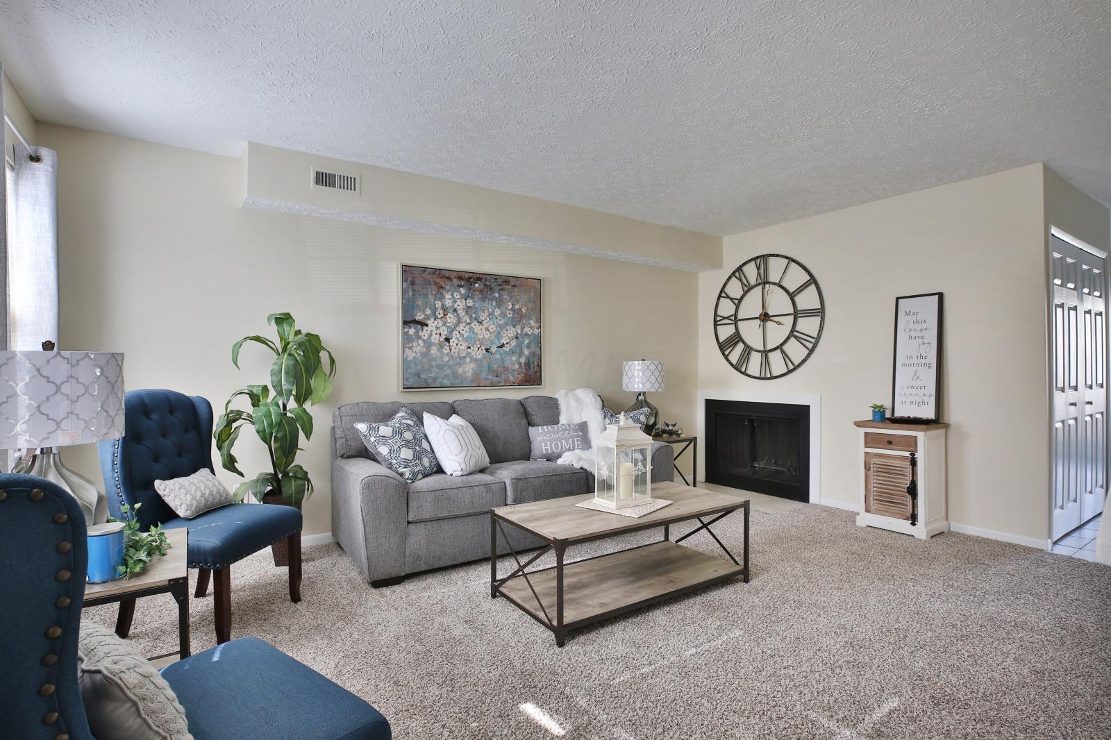 7409-7415 Golden Springs