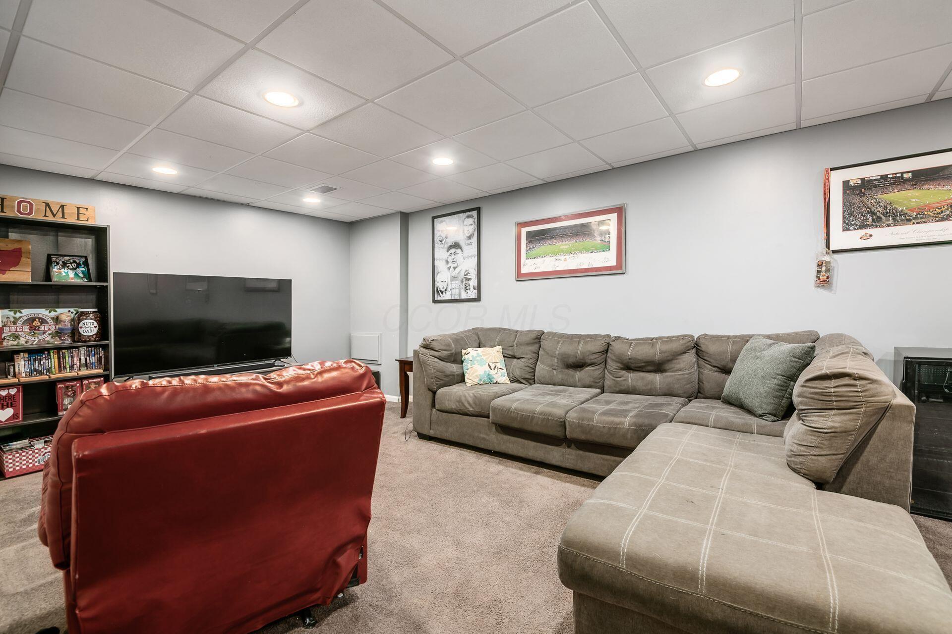 1009 Farrington Drive