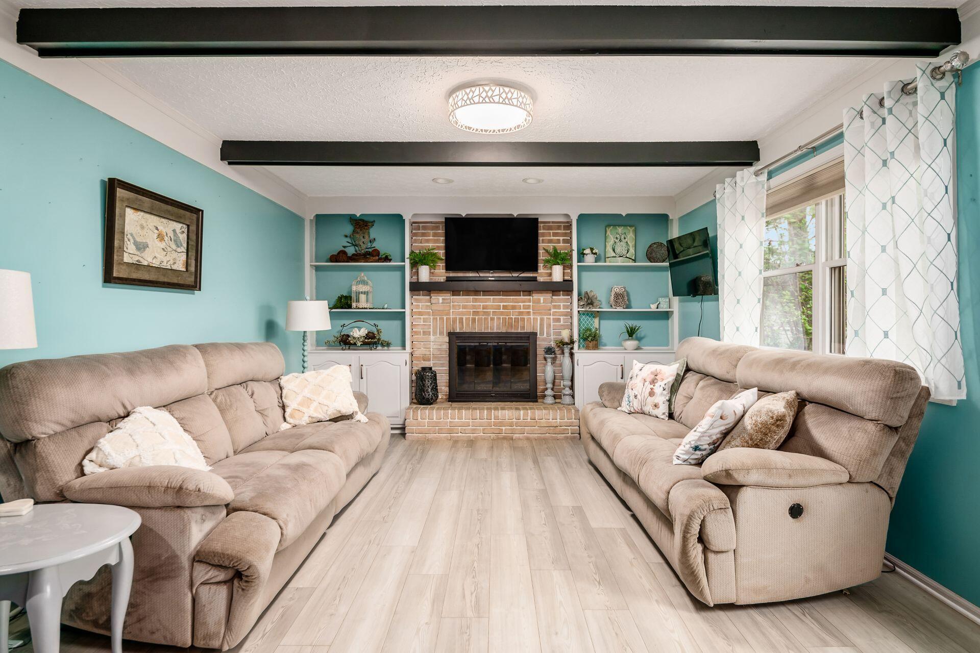 1009 Farrington Drive