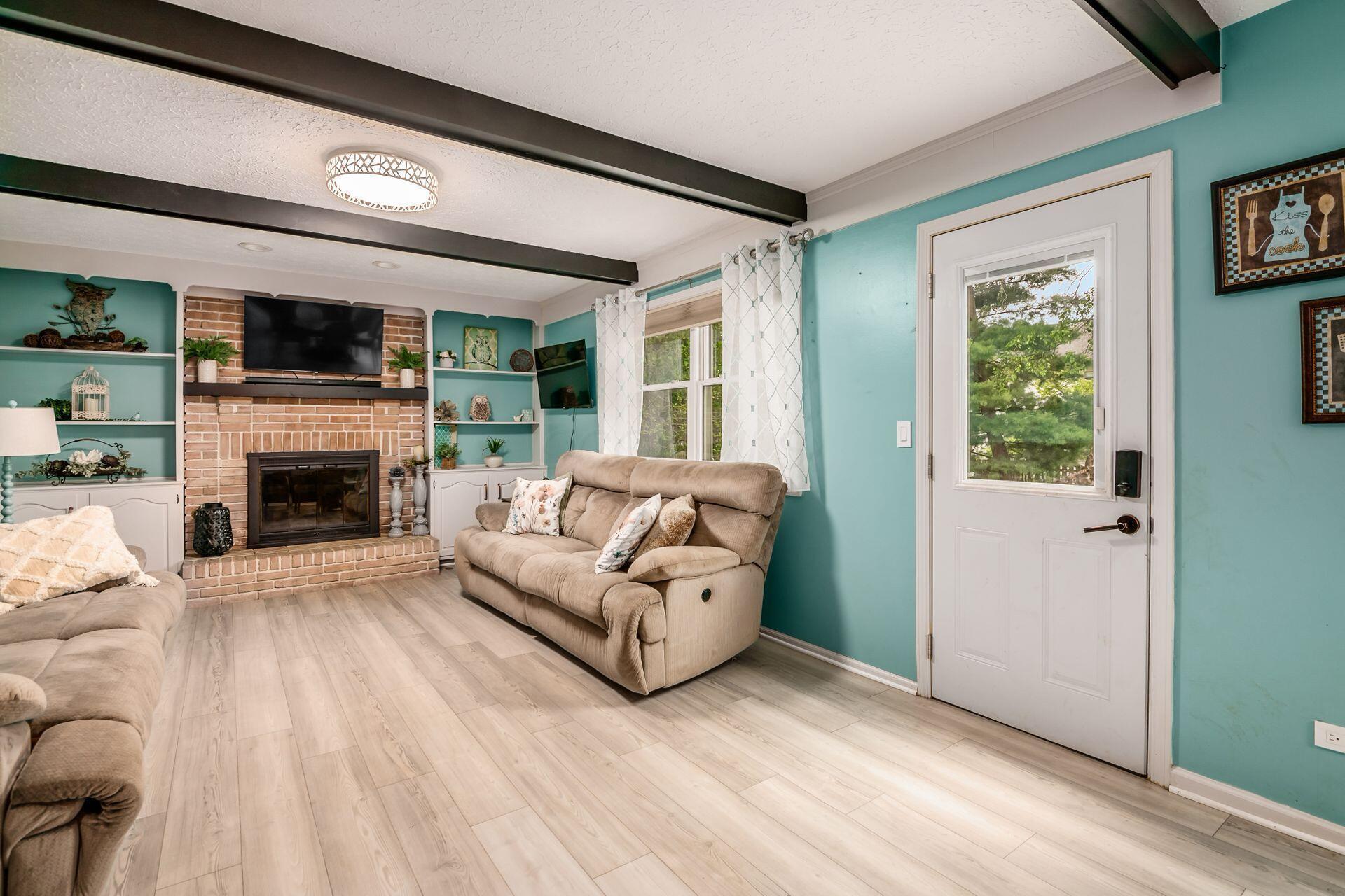 1009 Farrington Drive