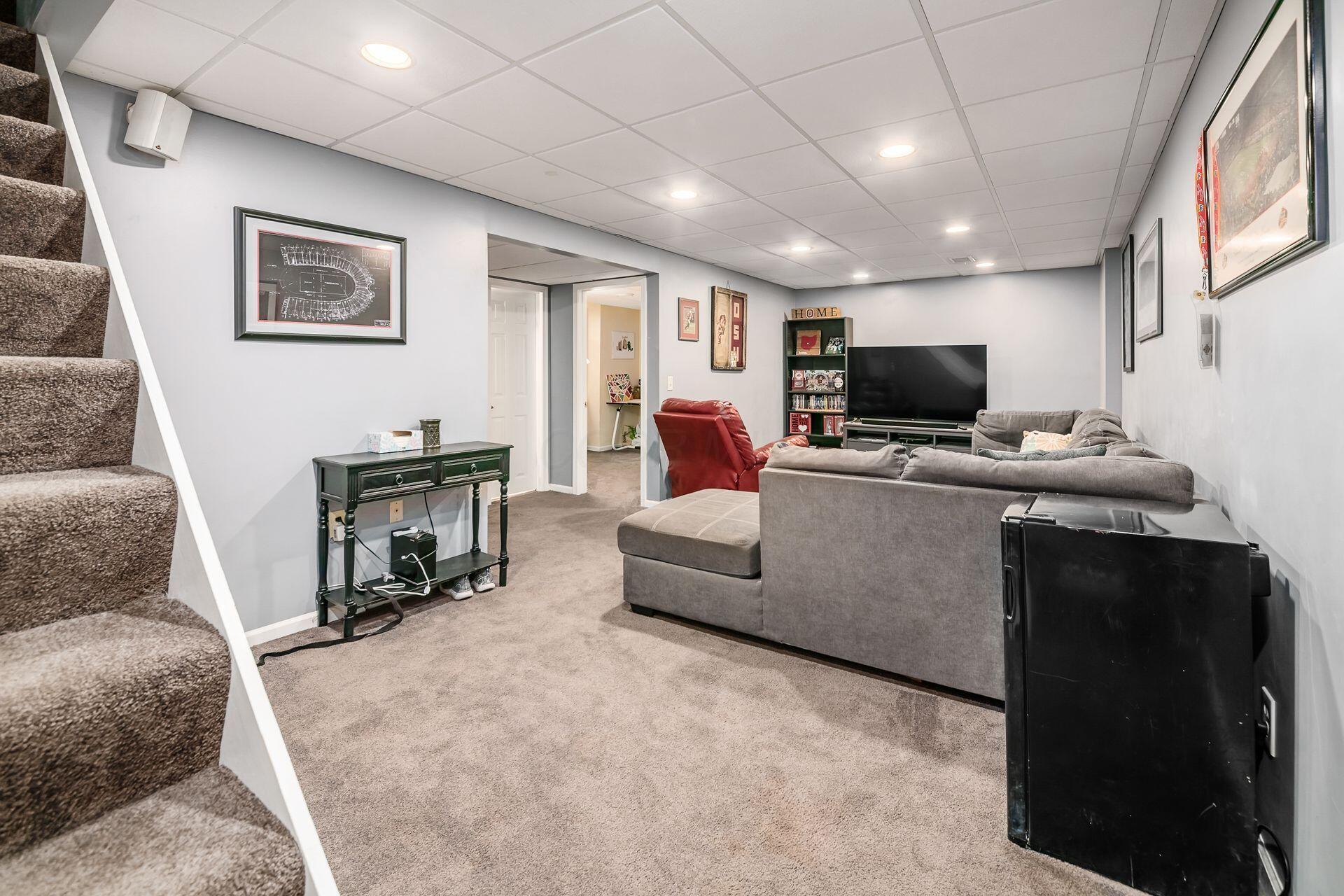 1009 Farrington Drive