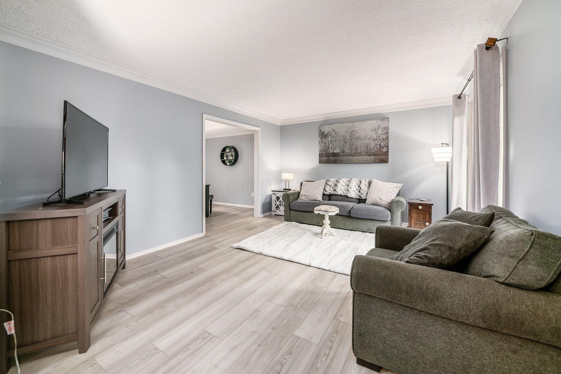 1009 Farrington Drive