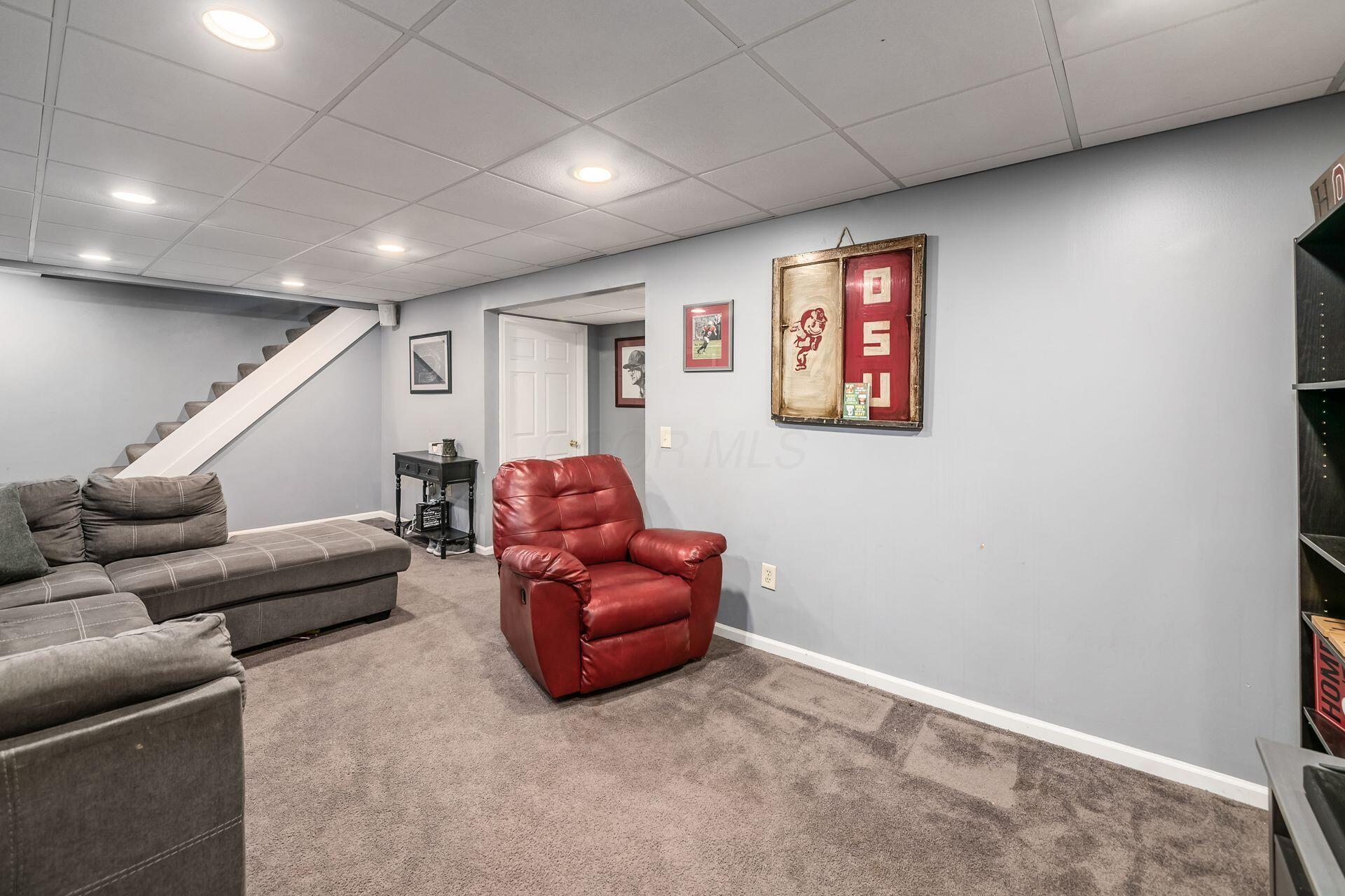 1009 Farrington Drive