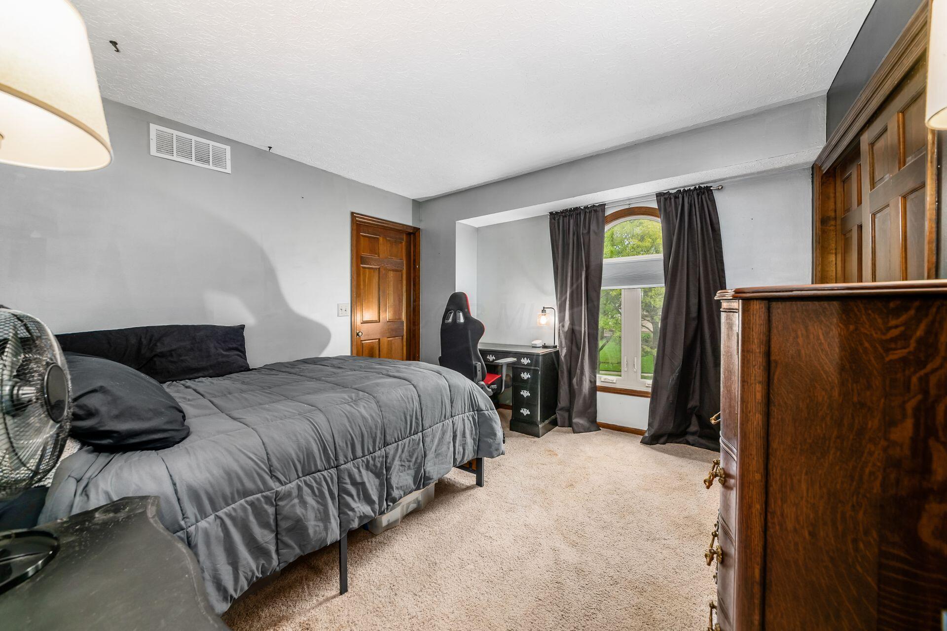 1009 Farrington Drive