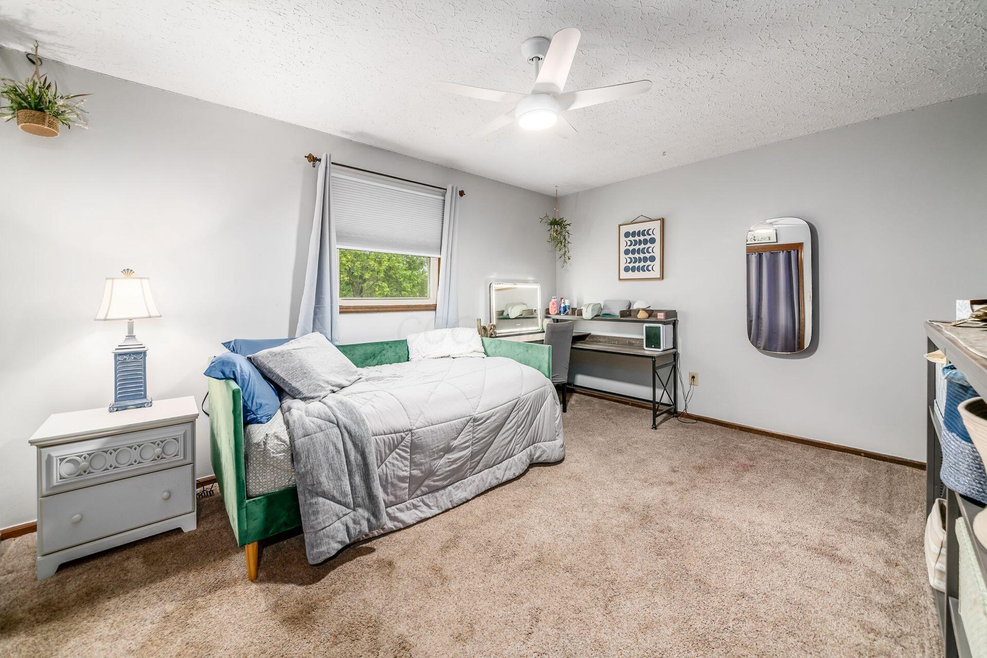 1009 Farrington Drive
