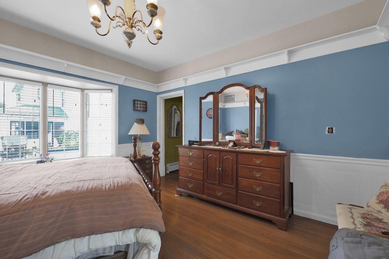 1102 Columbus Street