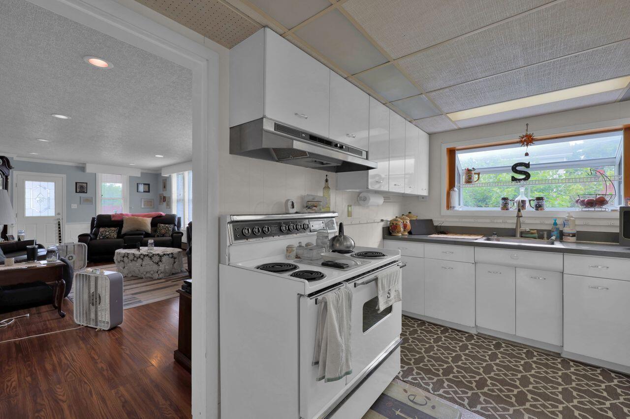 1102 Columbus Street