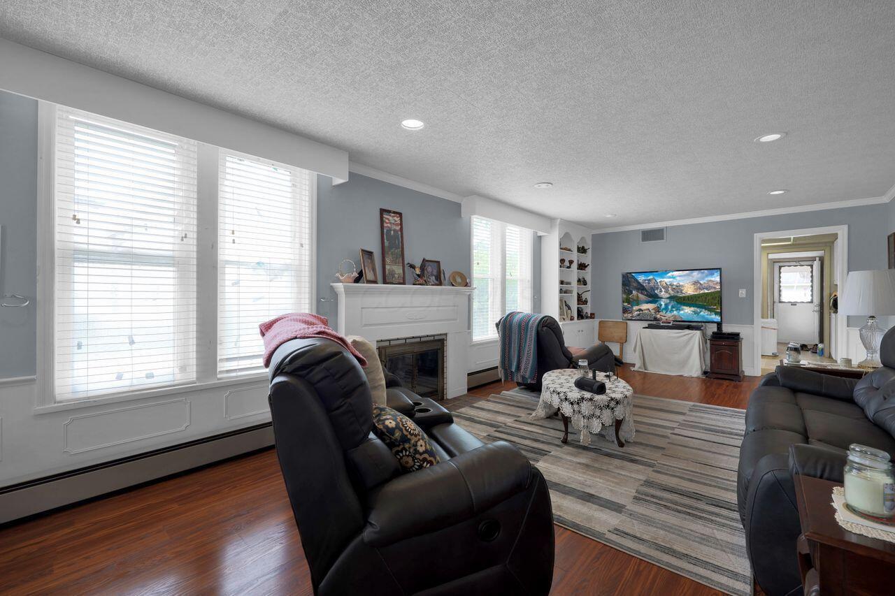 1102 Columbus Street