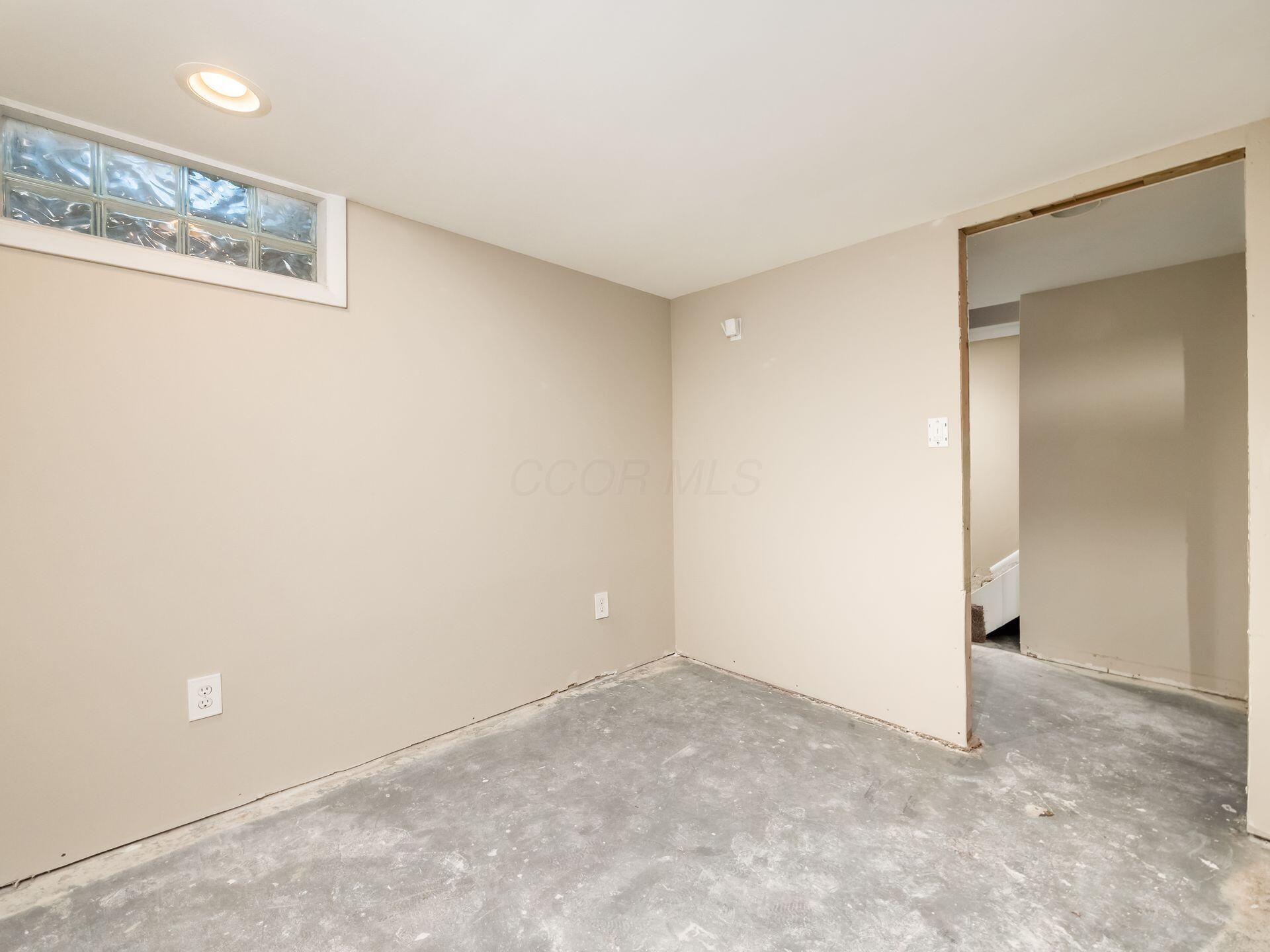 2557 Olde Hill Court S