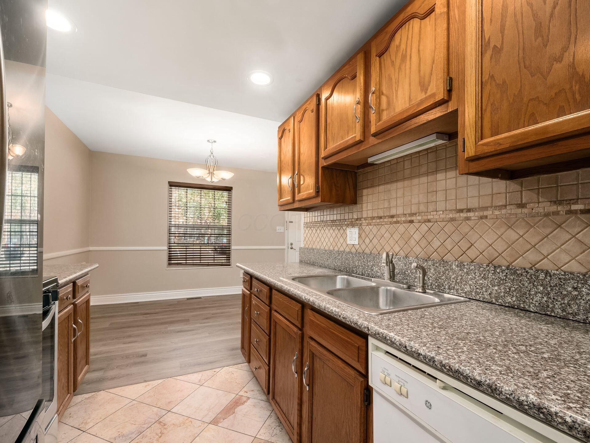 2557 Olde Hill Court S