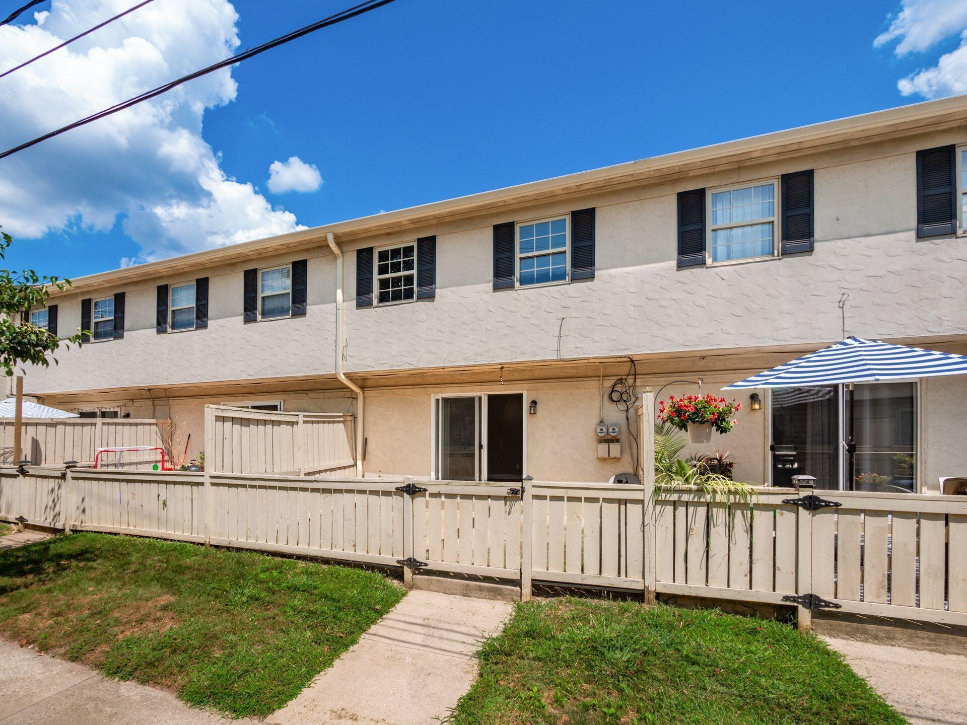 2557 Olde Hill Court S