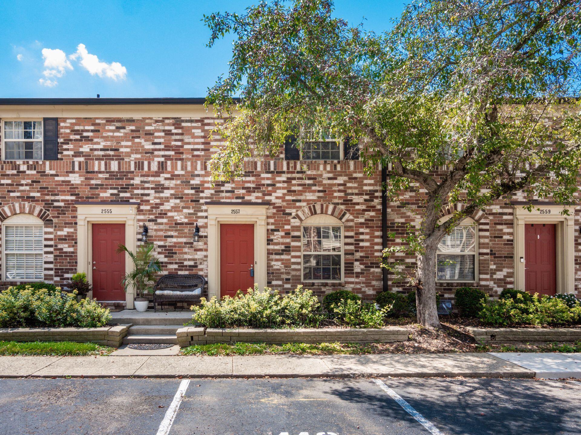 2557 Olde Hill Court S