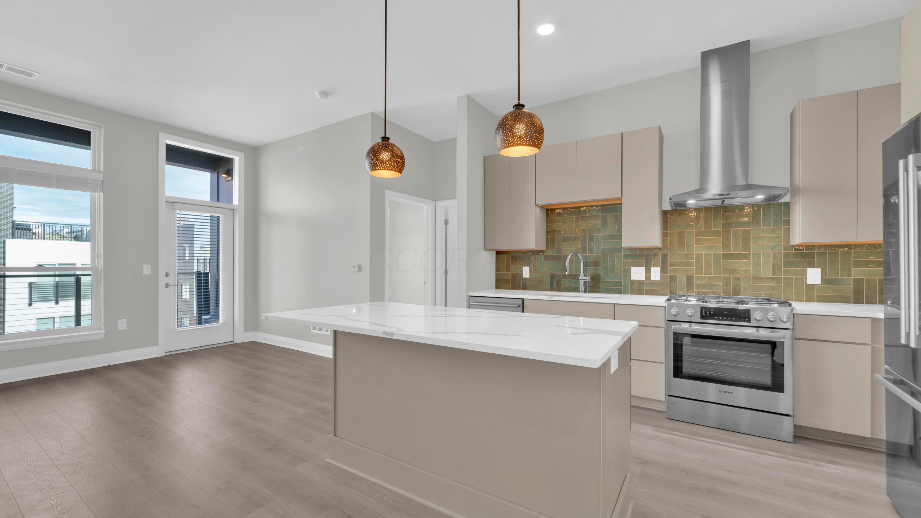6640 Mooney Street, 412 412