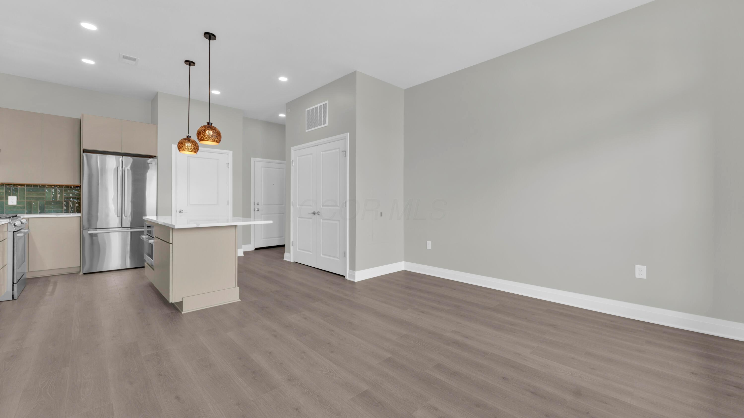 6640 Mooney Street, 412 412