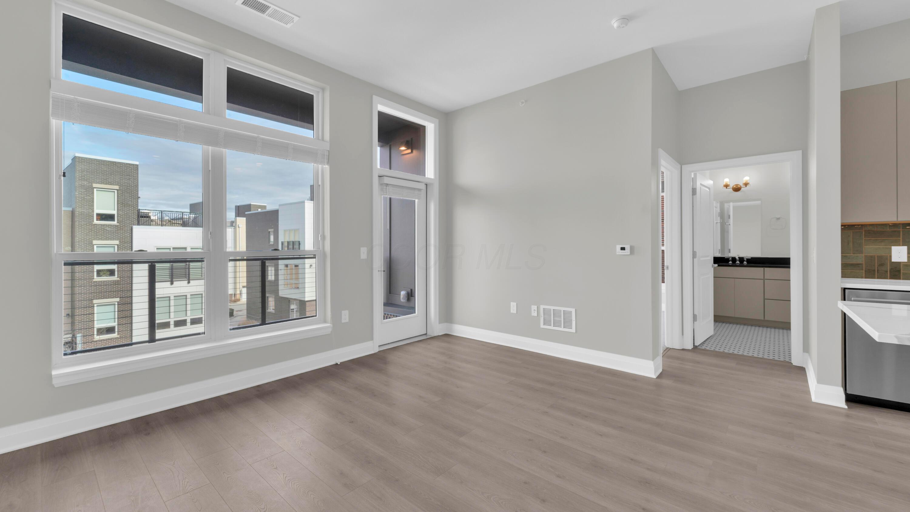 6640 Mooney Street, 412 412