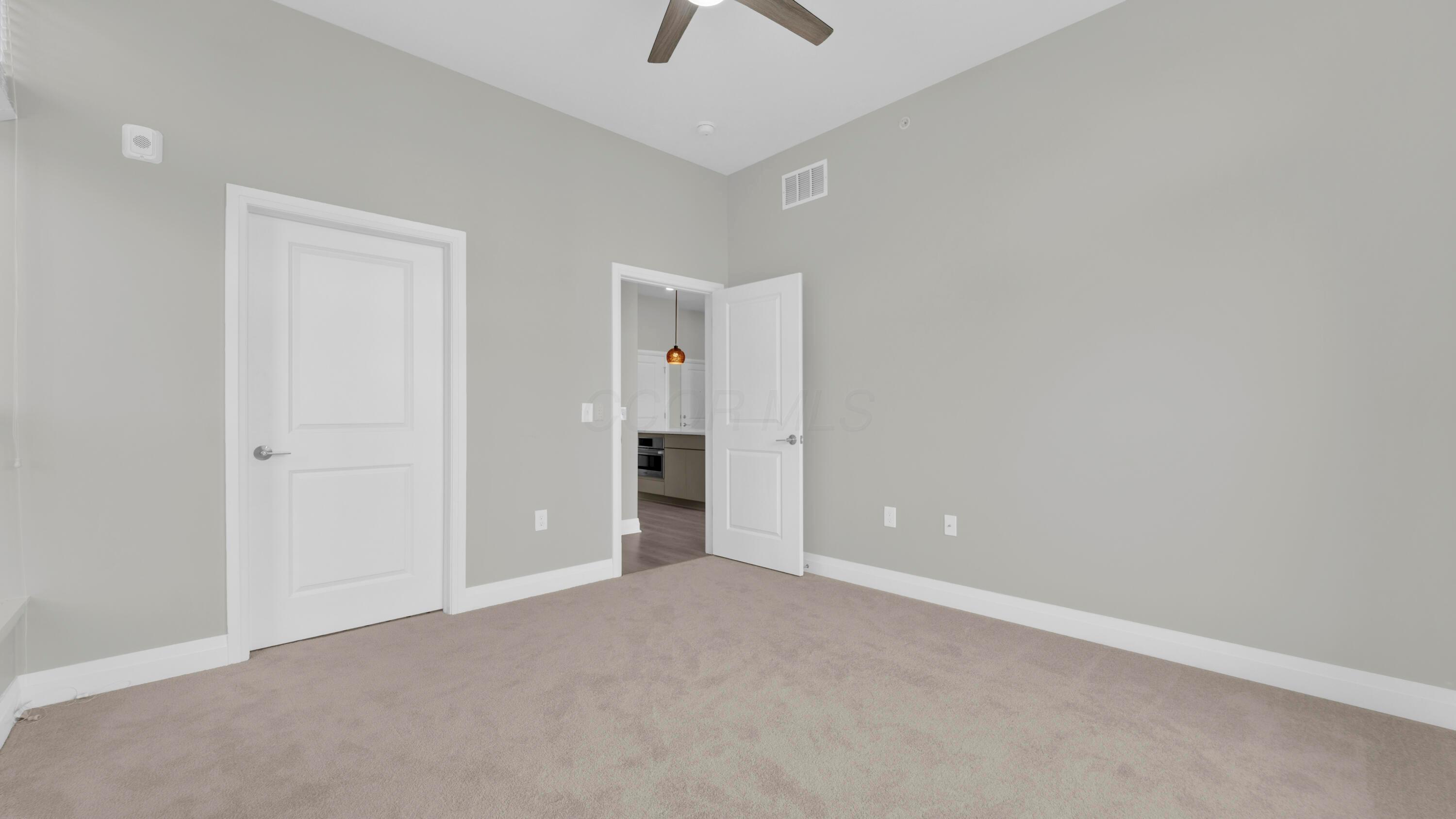 6640 Mooney Street, 412 412