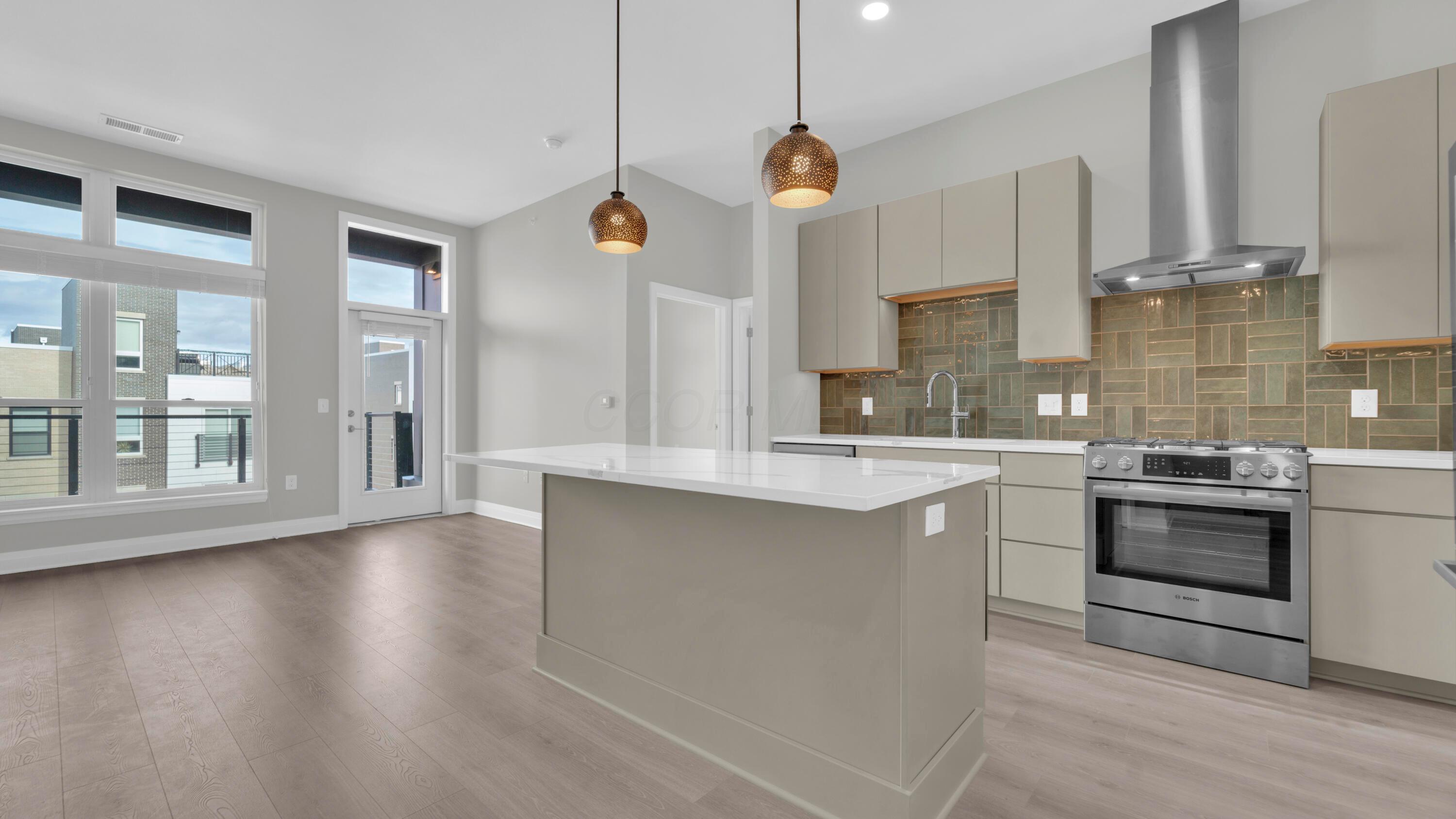 6640 Mooney Street, 412 412