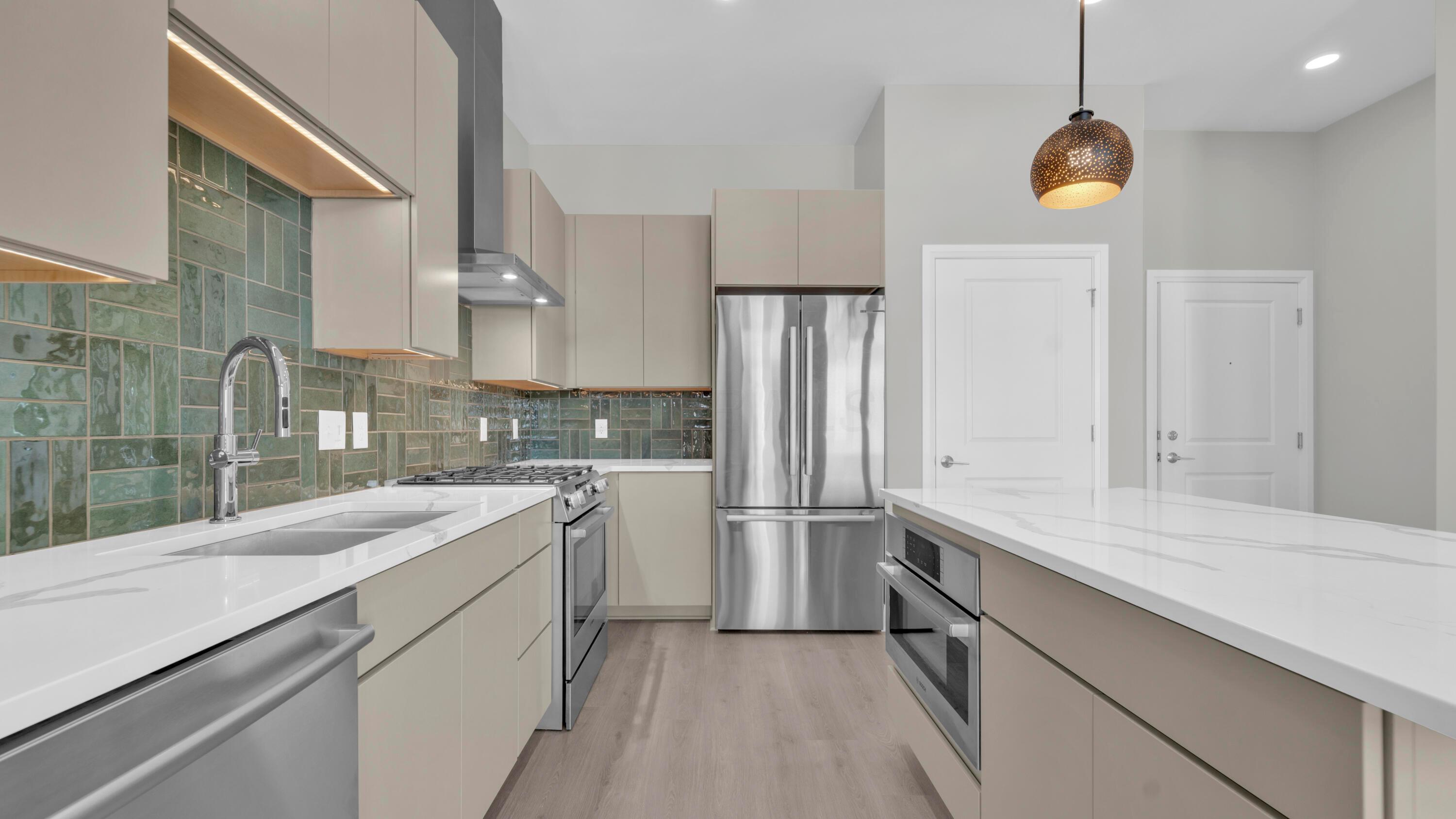 6640 Mooney Street, 412 412