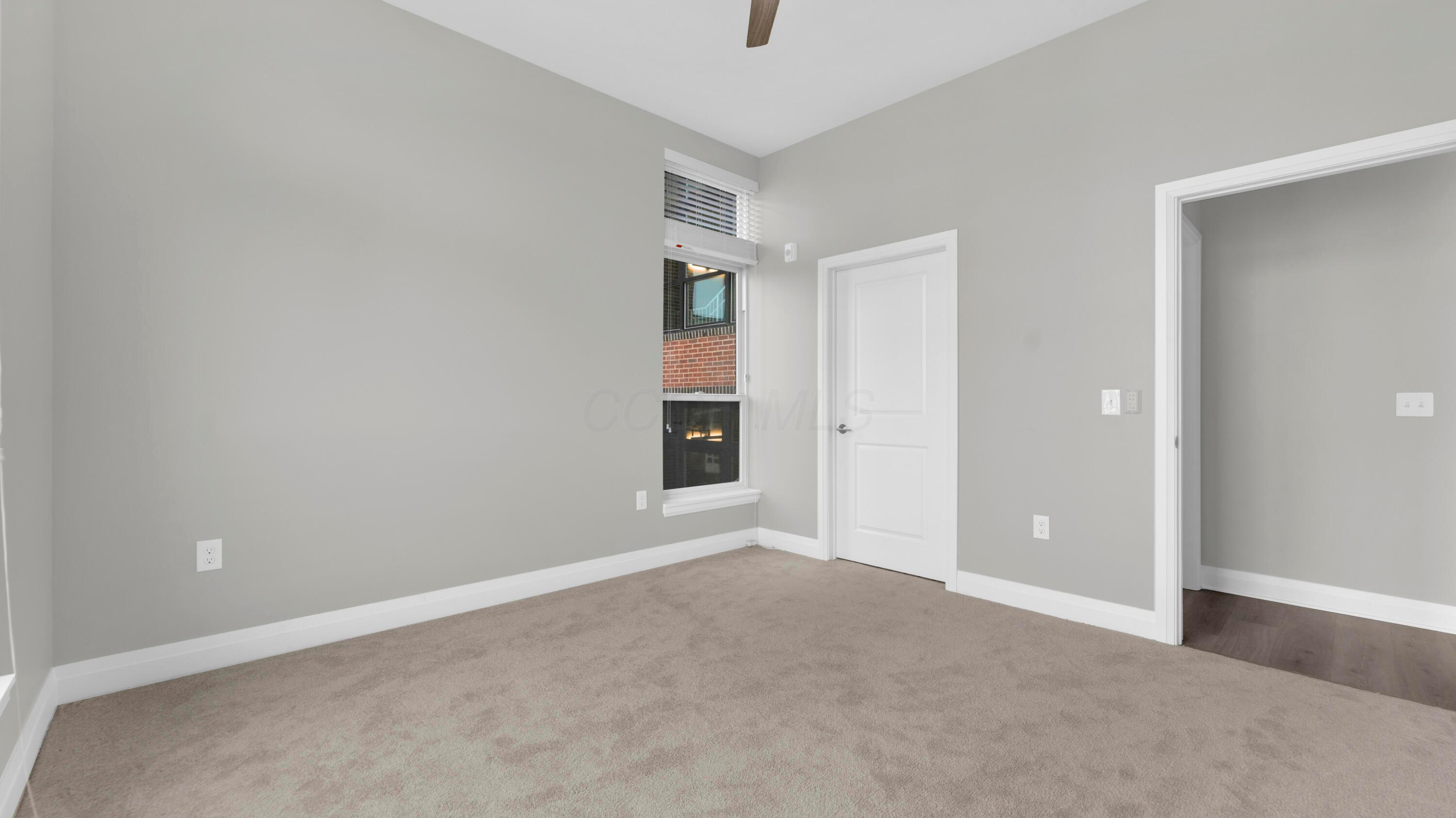 6640 Mooney Street, 412 412