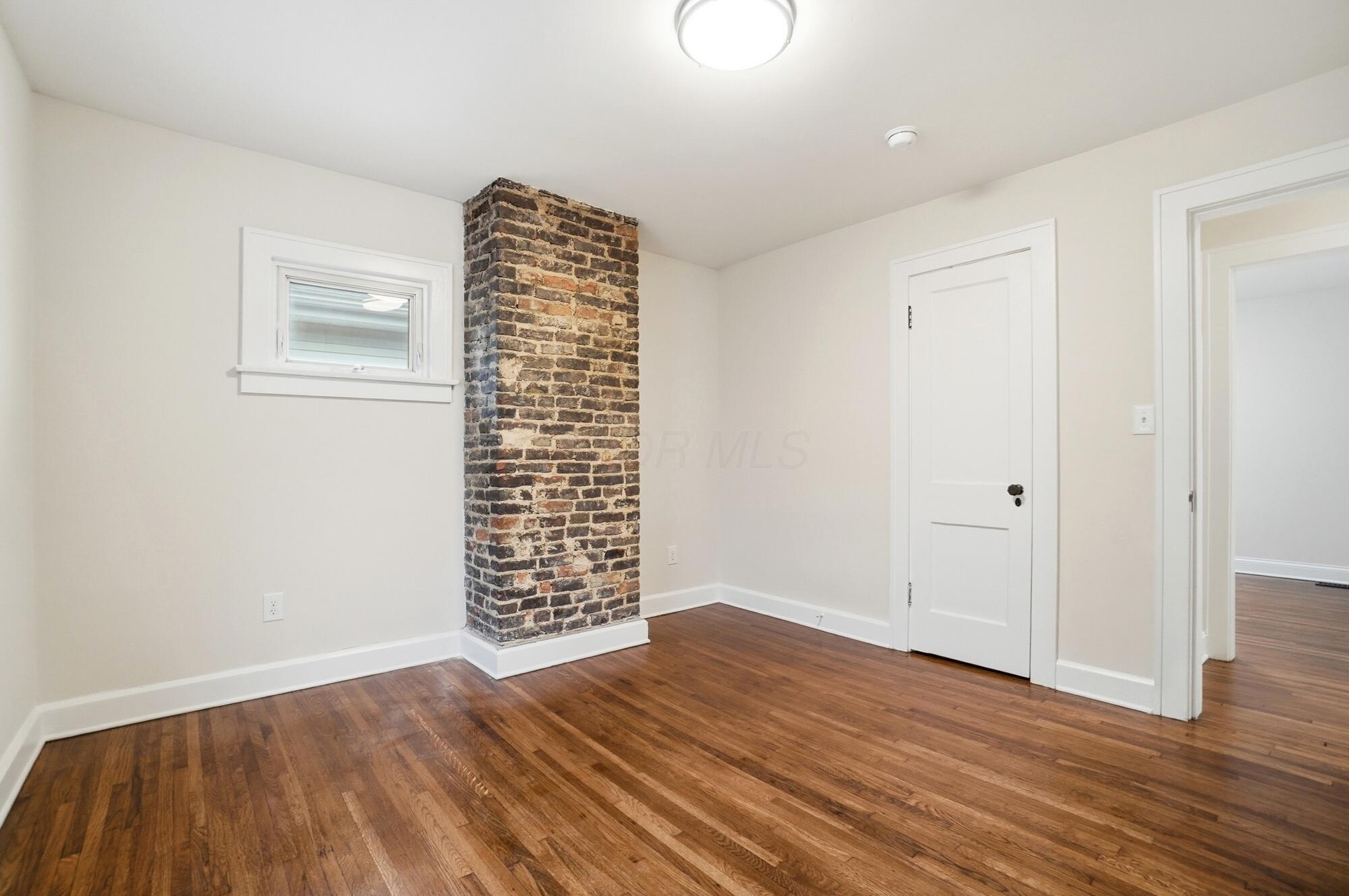 1129 Mulford Road