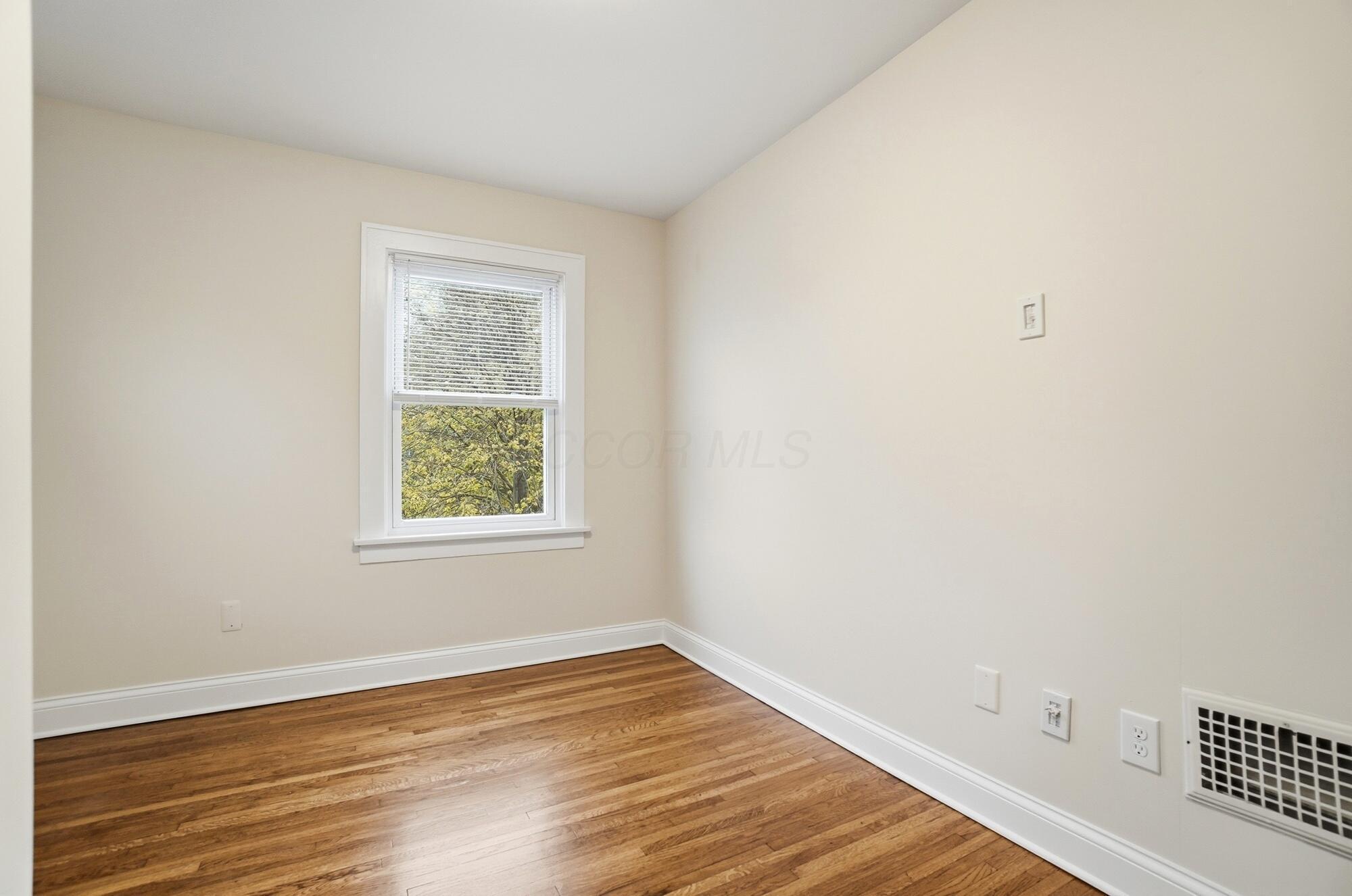 1129 Mulford Road
