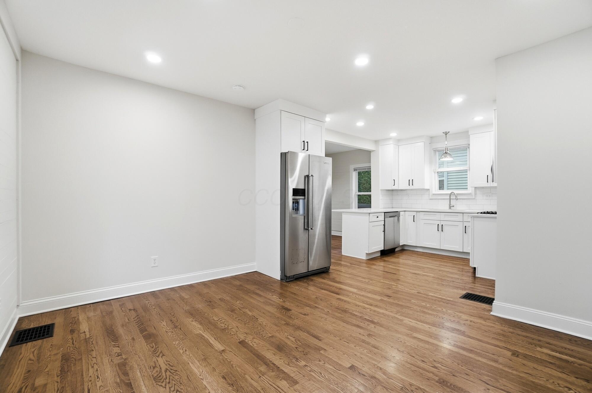 1129 Mulford Road