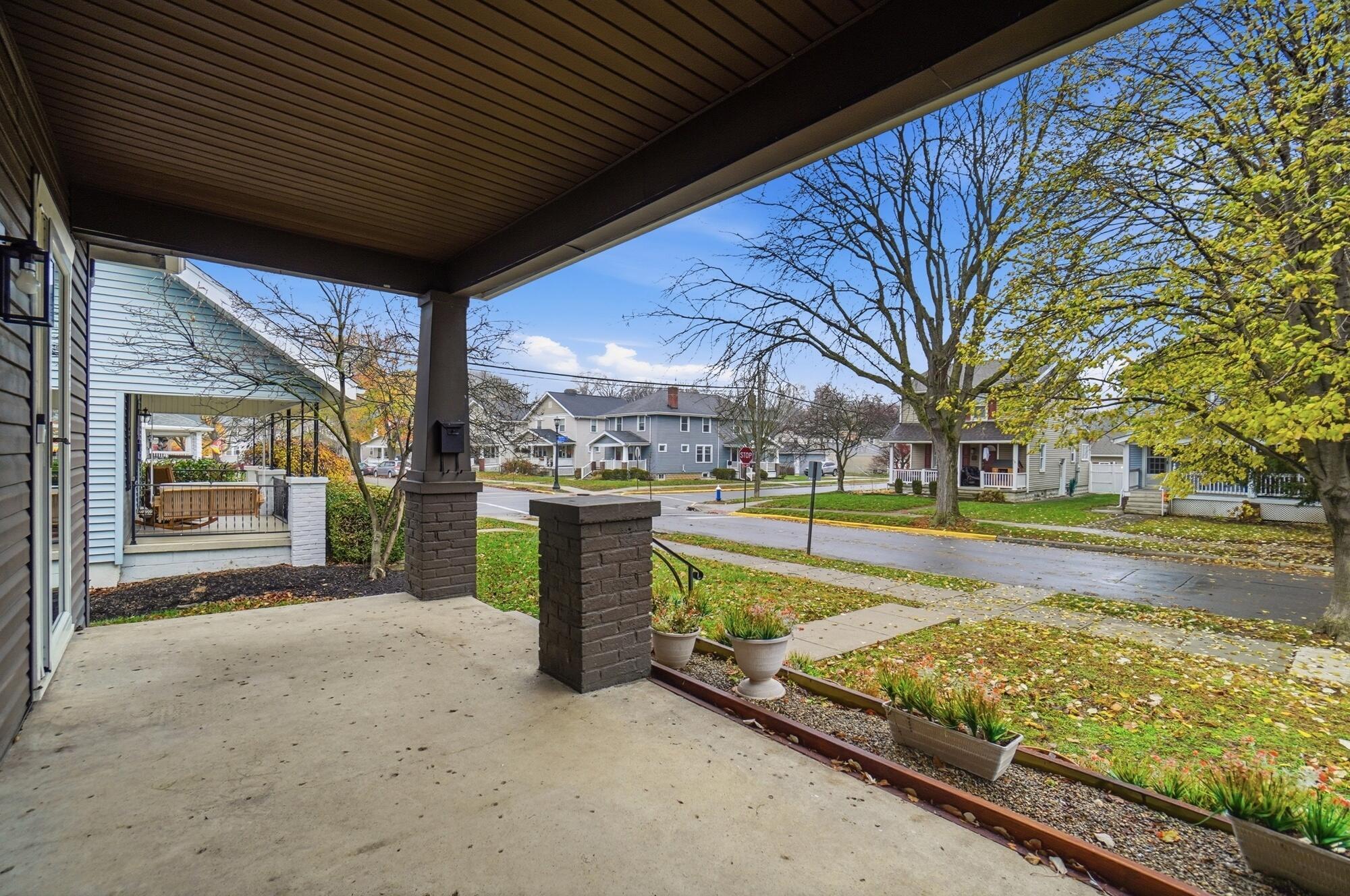 1129 Mulford Road