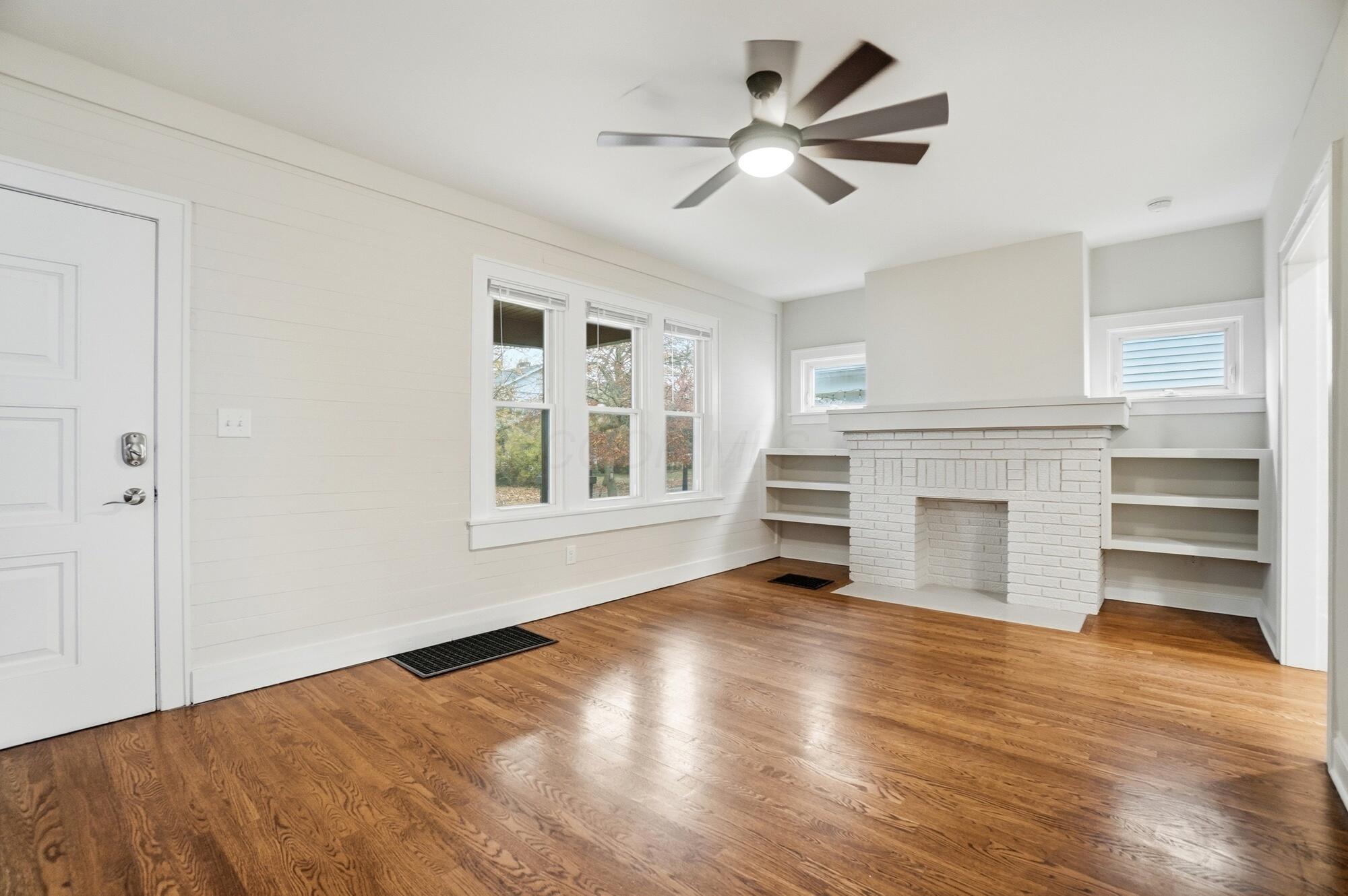 1129 Mulford Road
