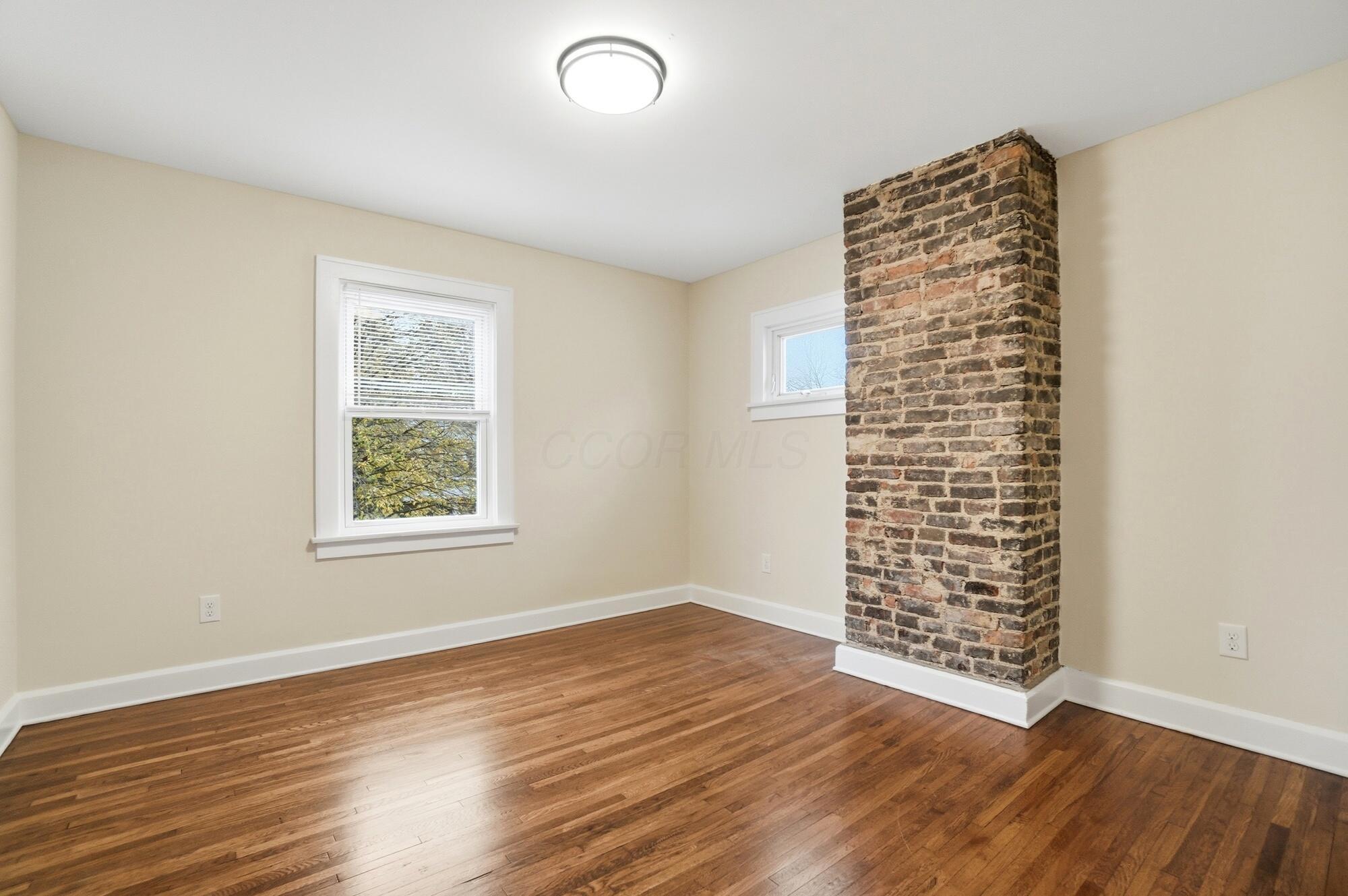 1129 Mulford Road