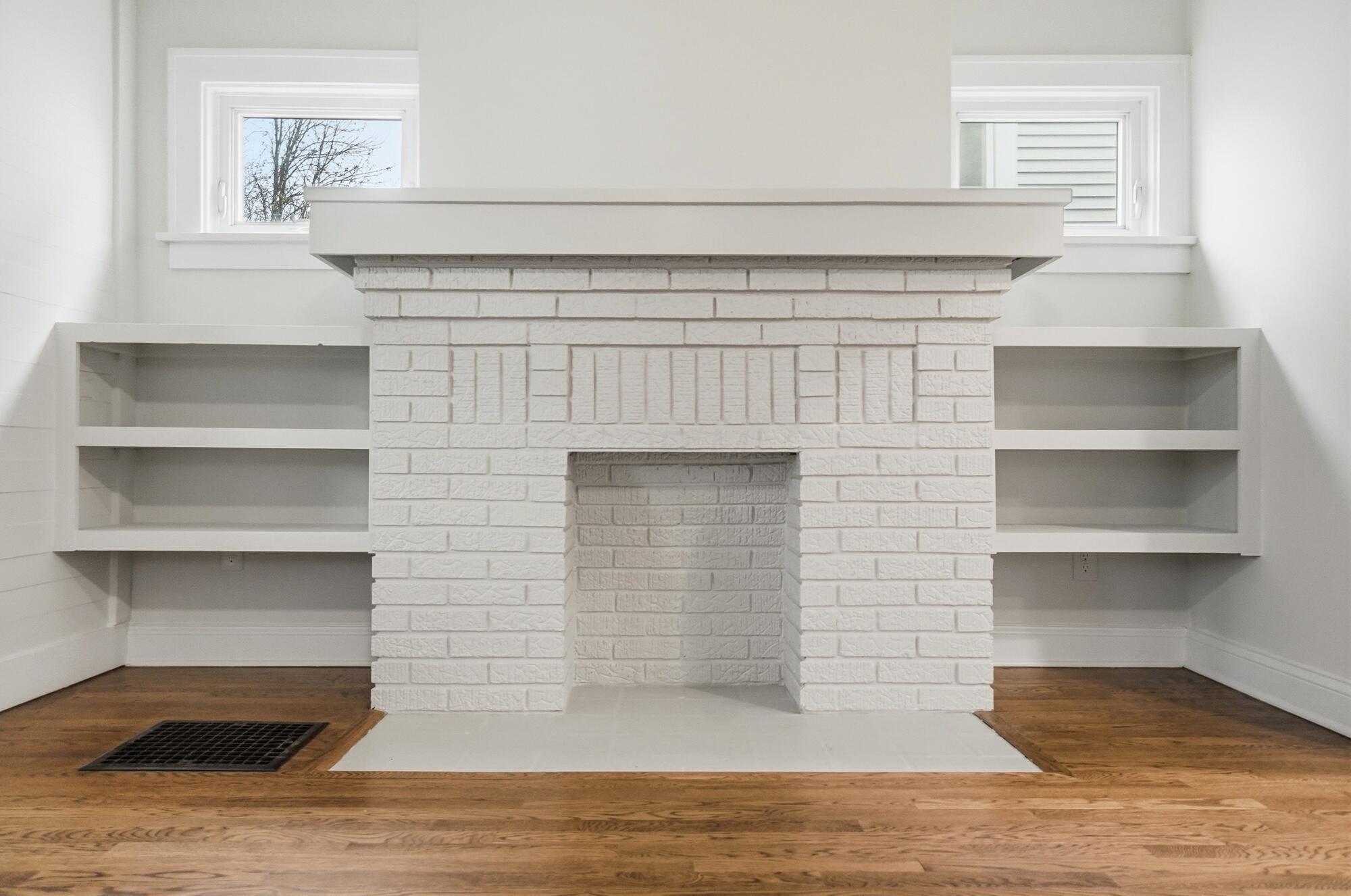 1129 Mulford Road