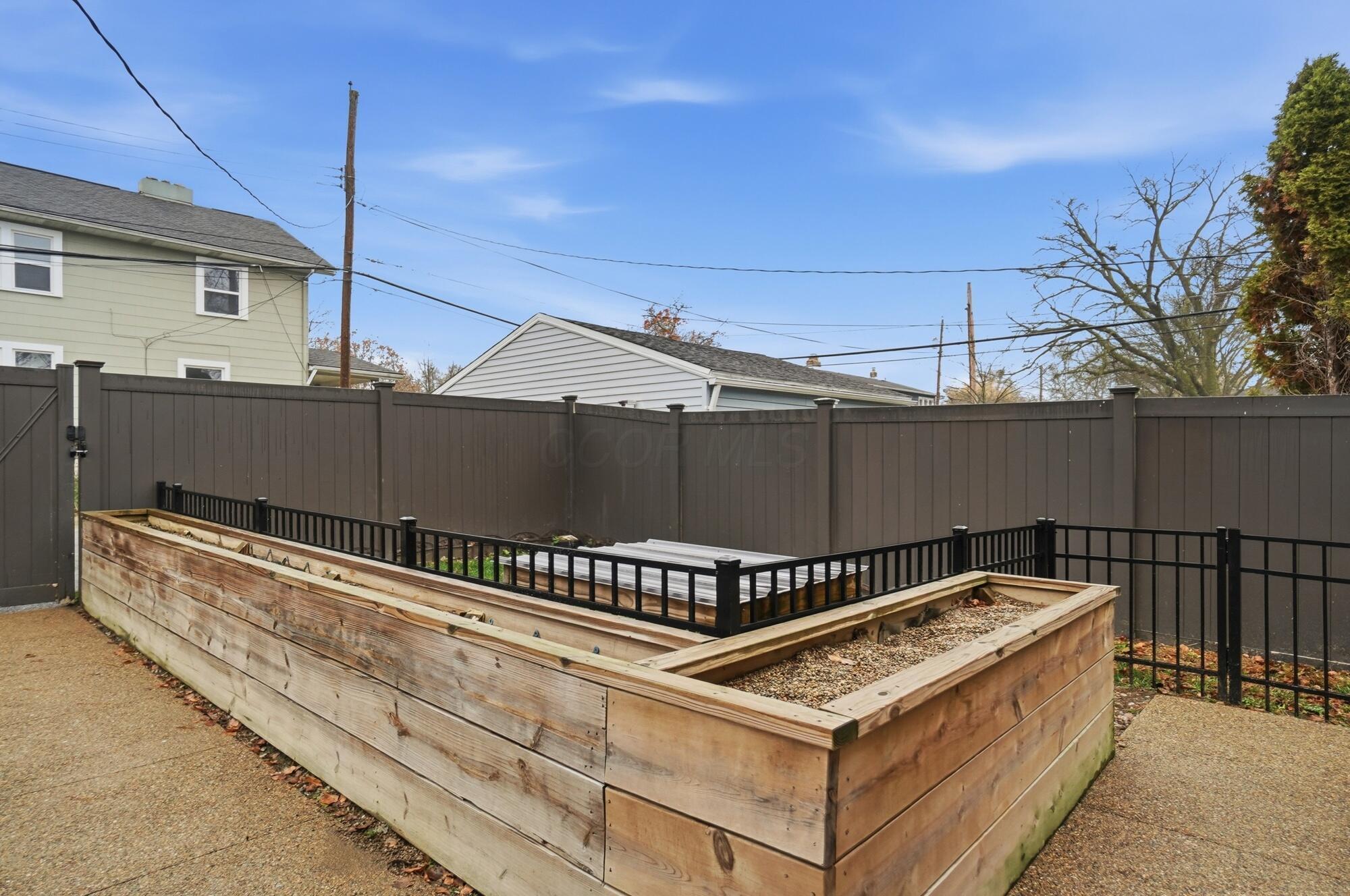 1129 Mulford Road
