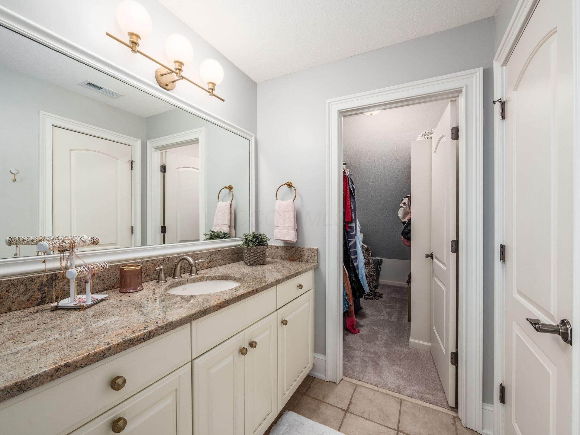 5208 Rosalind Boulevard