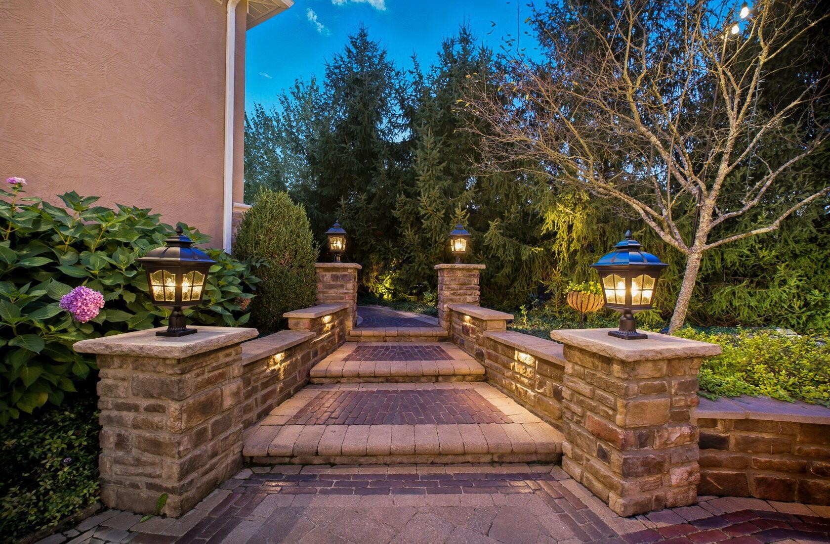 5208 Rosalind Boulevard