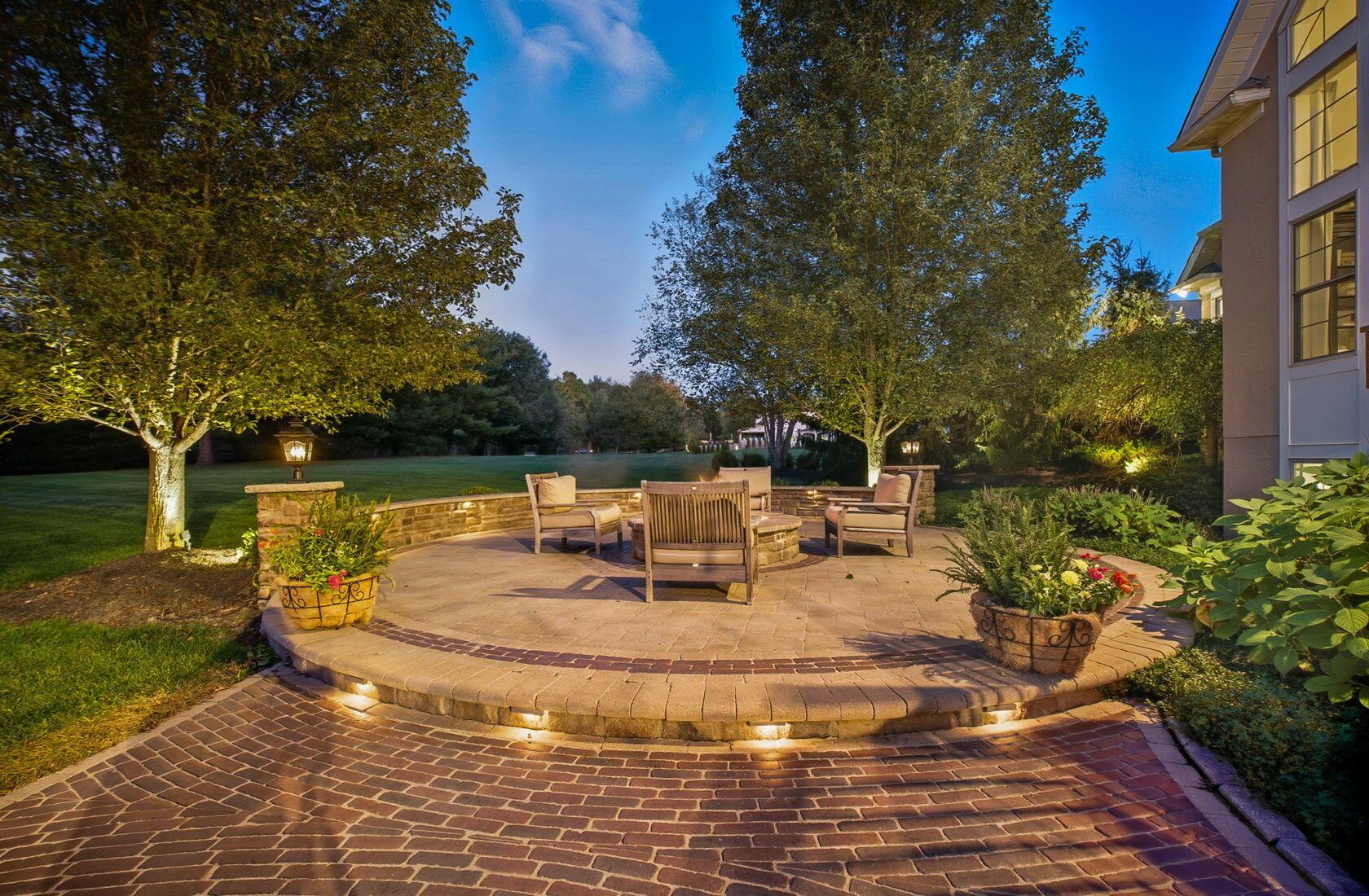 5208 Rosalind Boulevard