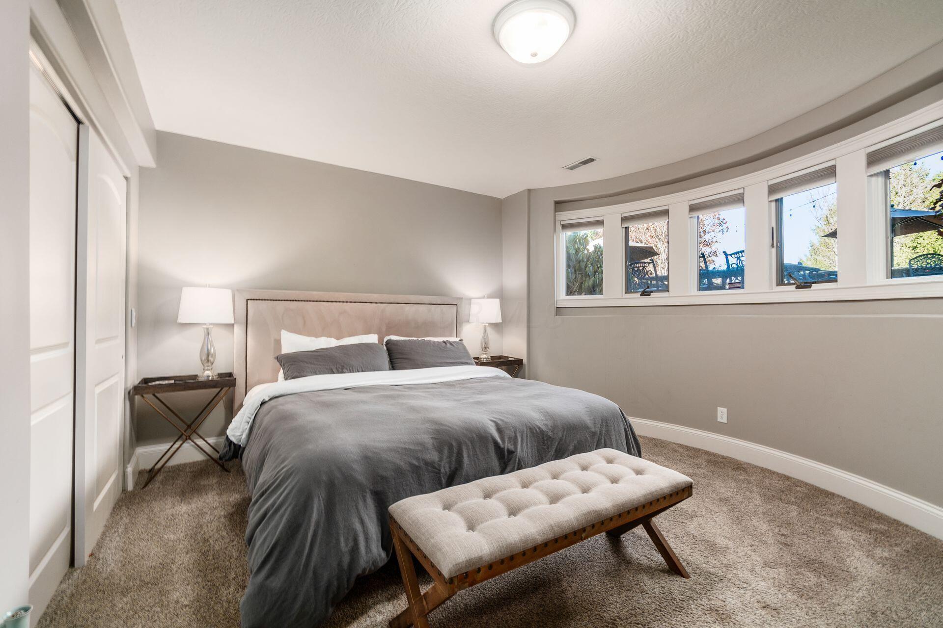 5208 Rosalind Boulevard