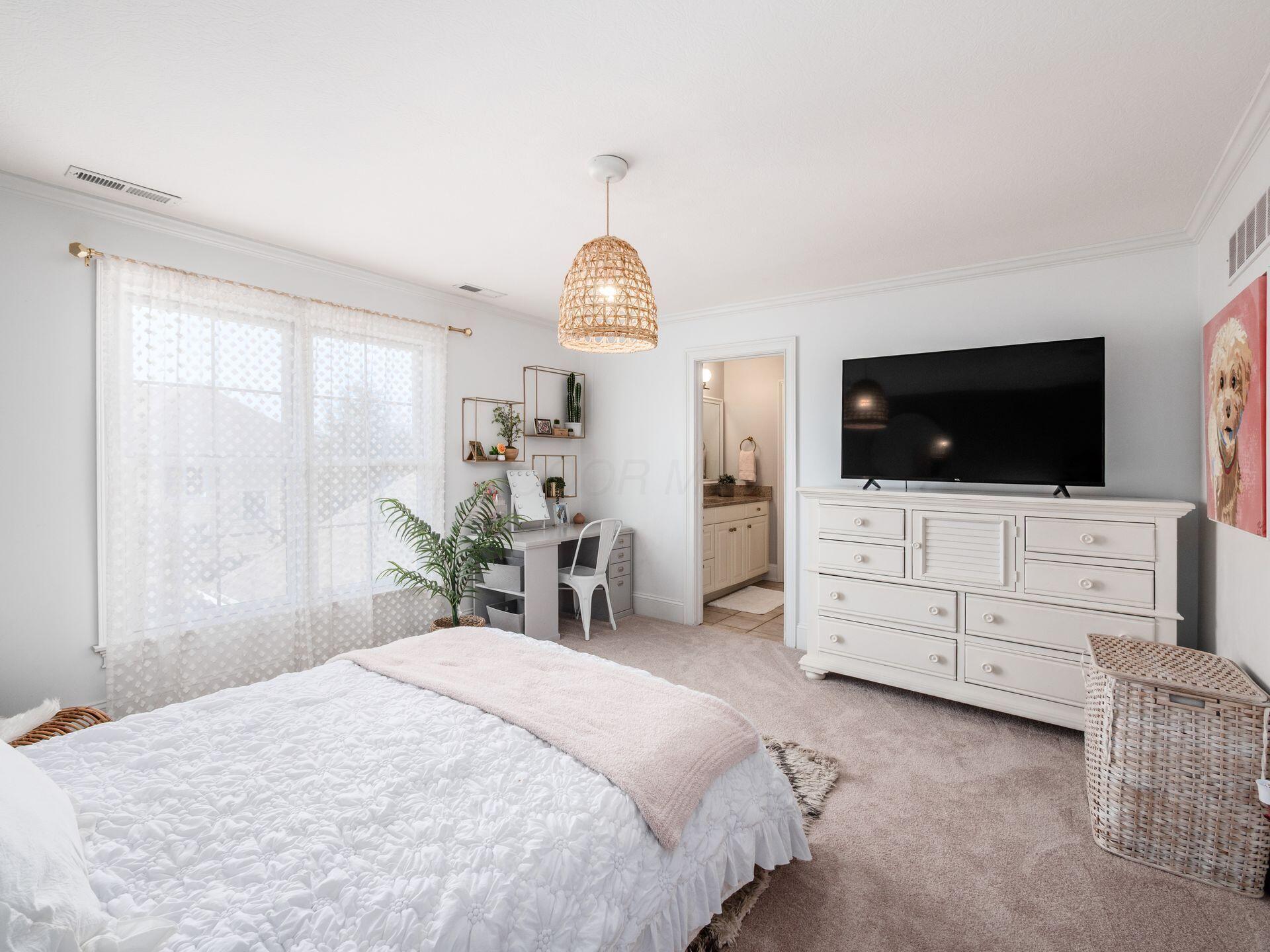 5208 Rosalind Boulevard