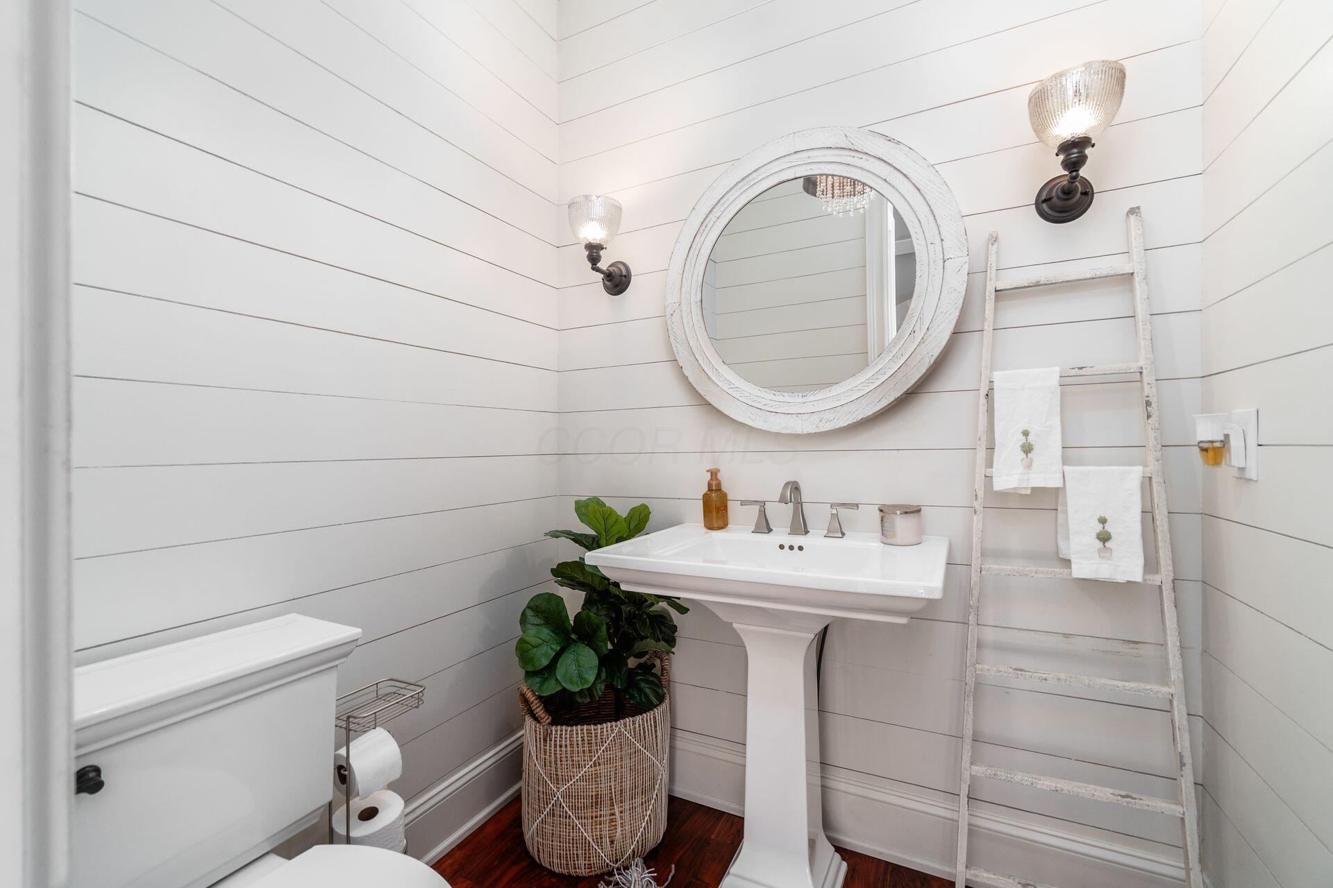 5208 Rosalind Boulevard