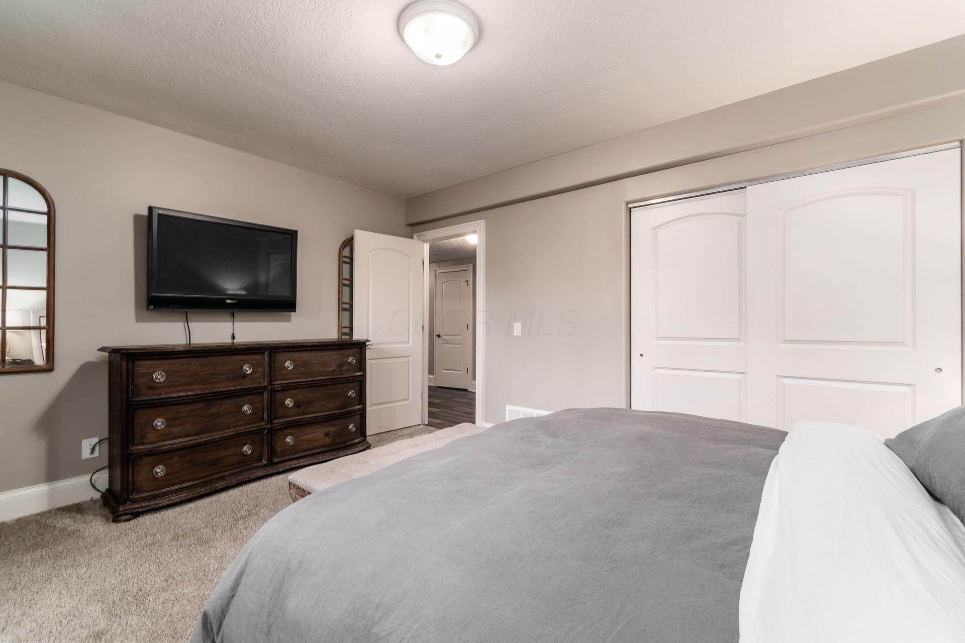 5208 Rosalind Boulevard