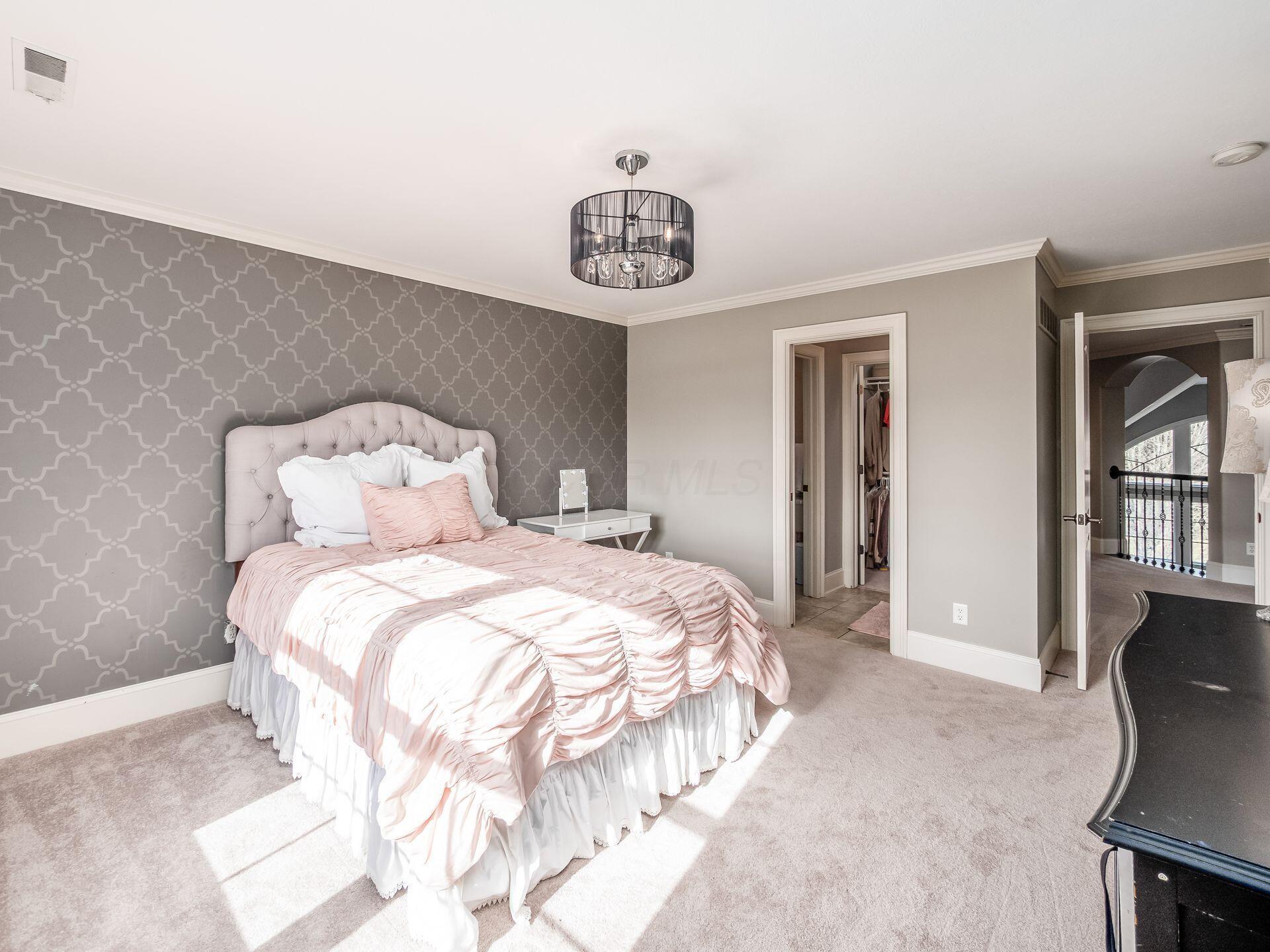 5208 Rosalind Boulevard