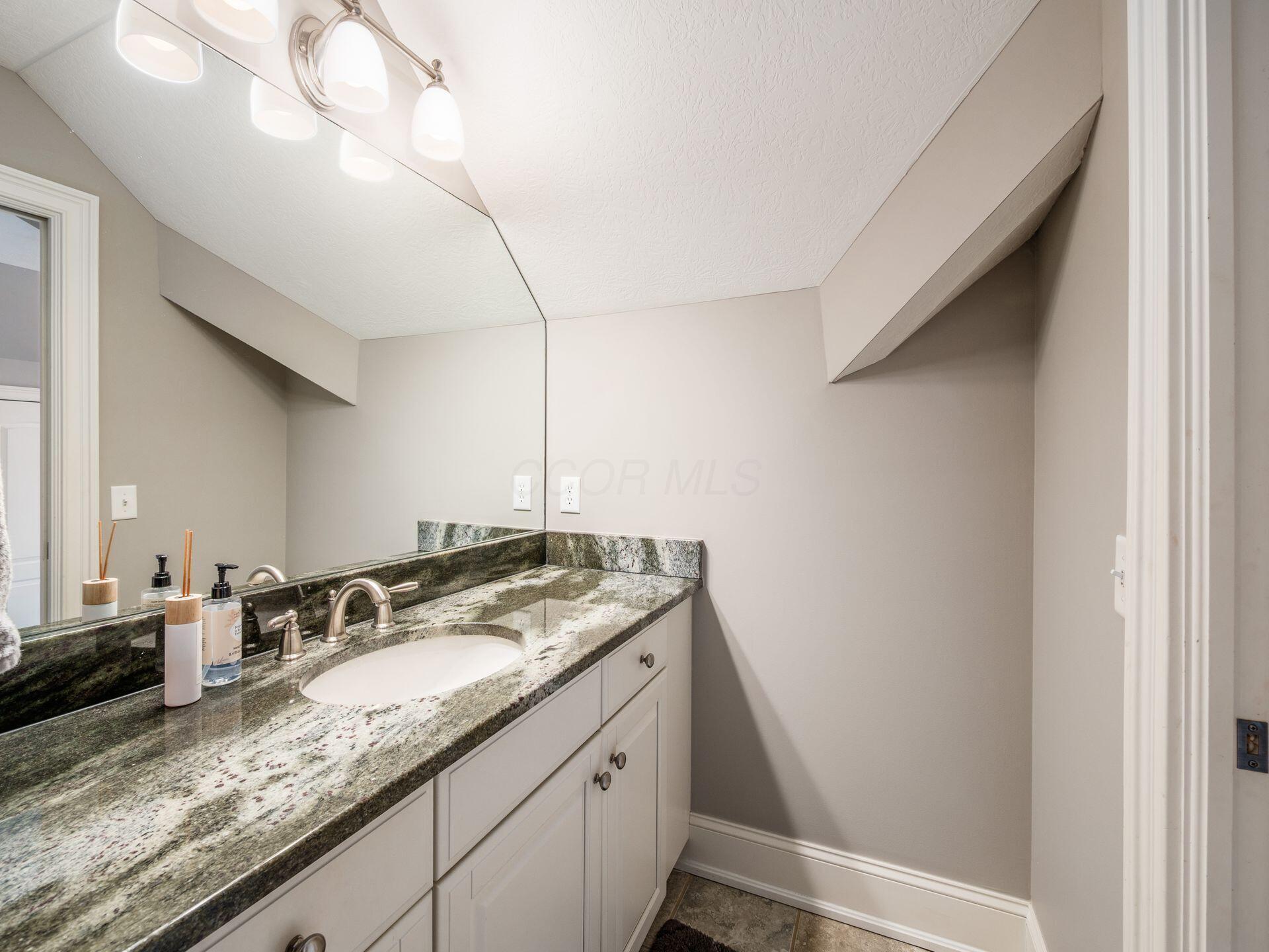 5208 Rosalind Boulevard