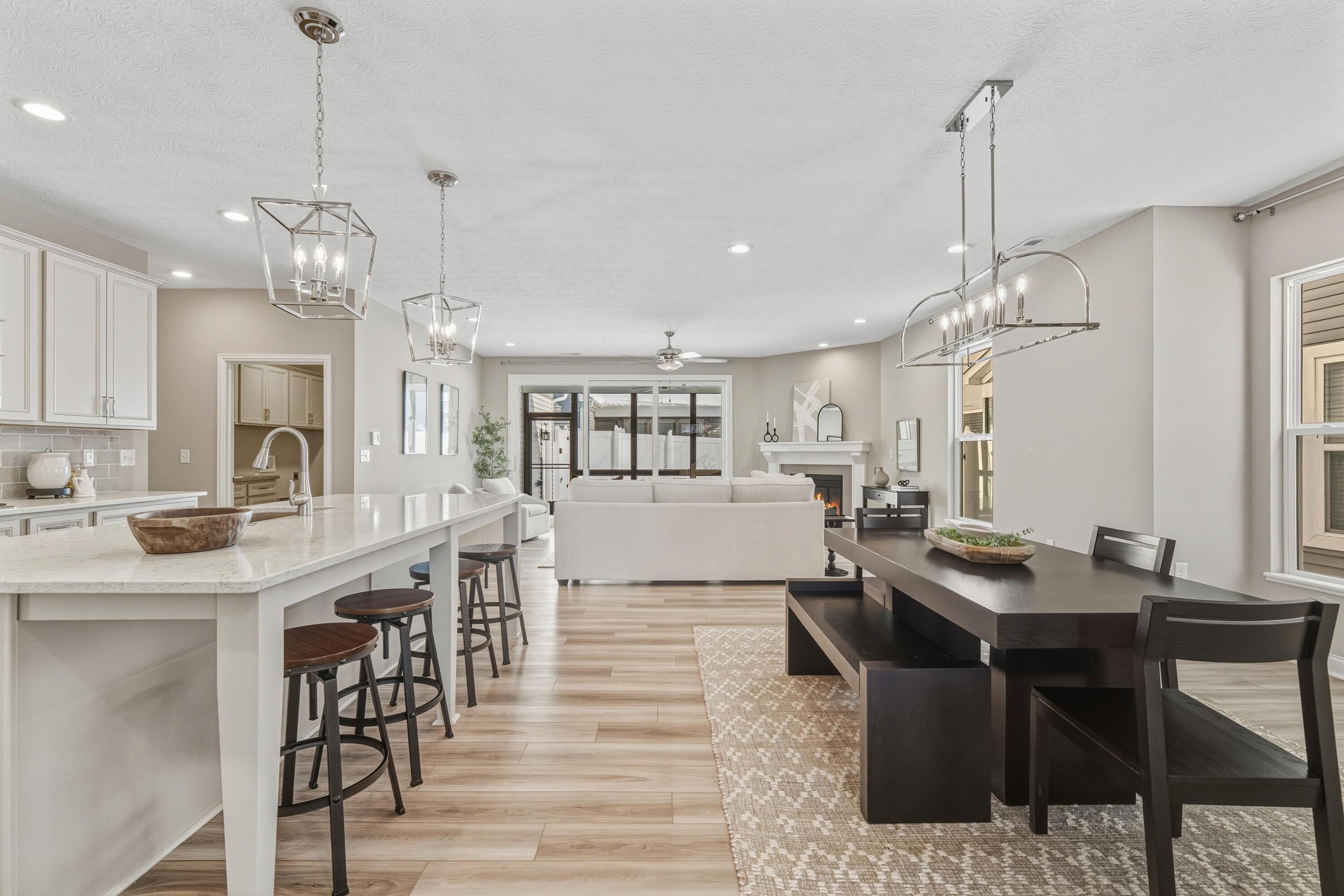 5552 Jessica Lane W